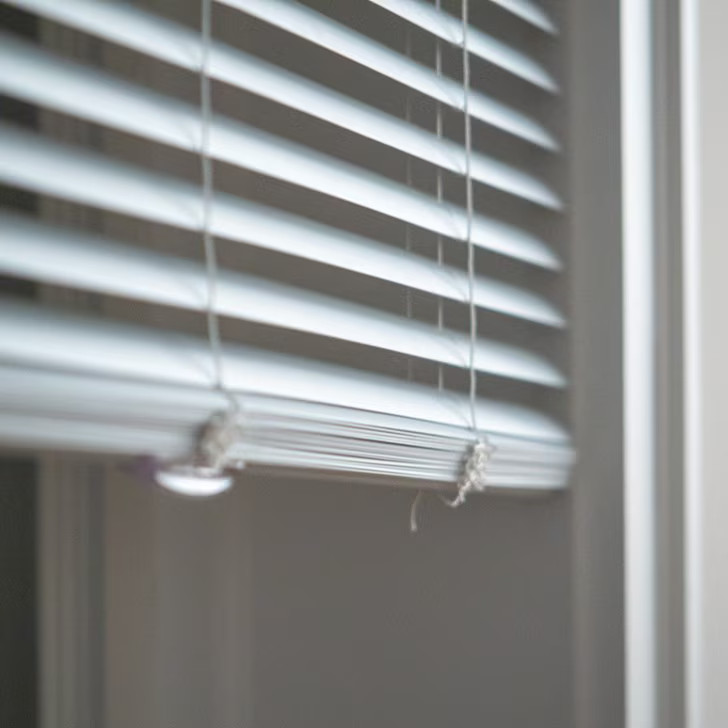 Window 24″W x 60″H Cordless Vinyl Mini Blind – White