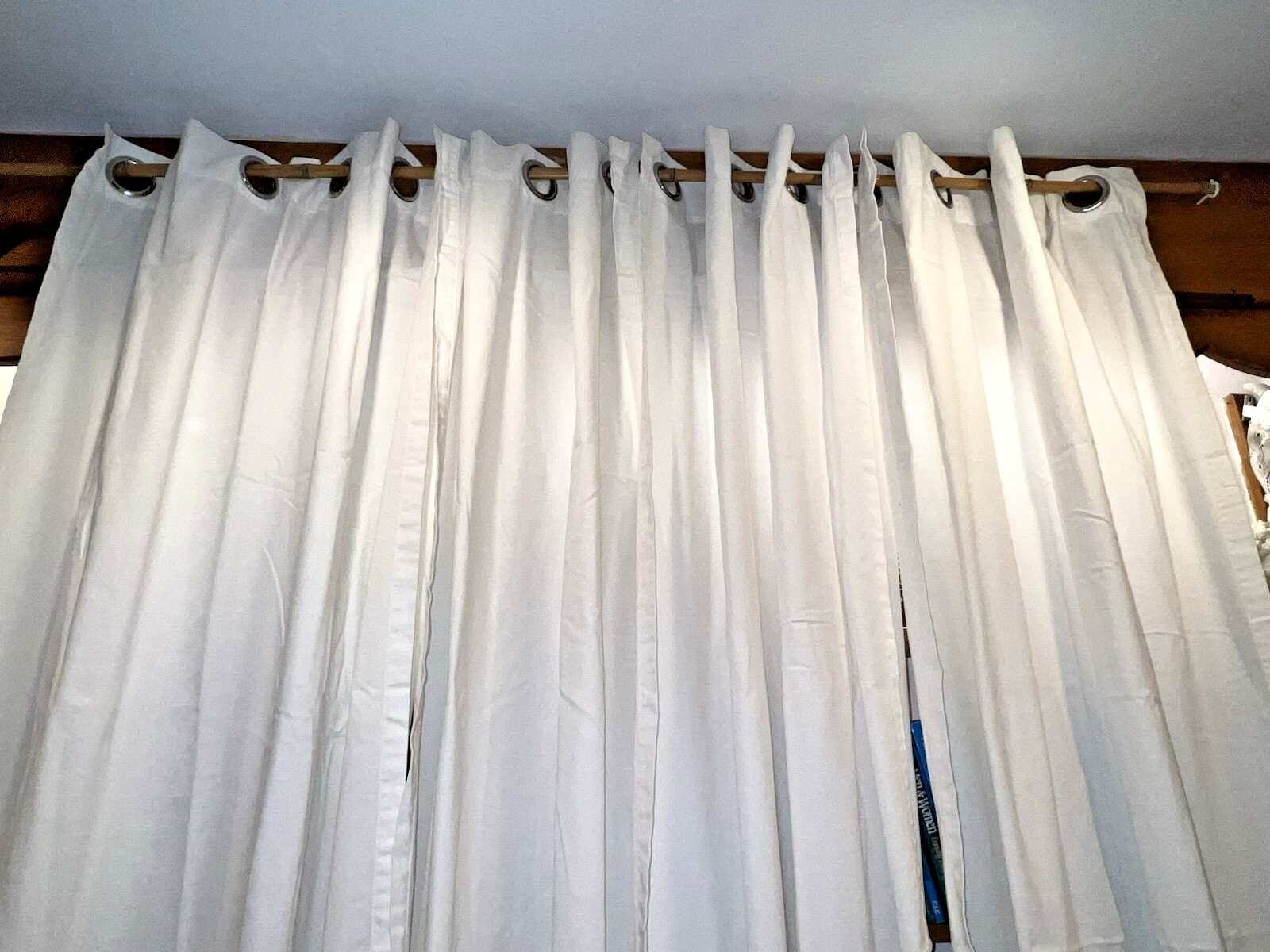 4 panels (2 pr) EUC white poly/cotton “Threshold” (Target brand) 81″Lx42″W each