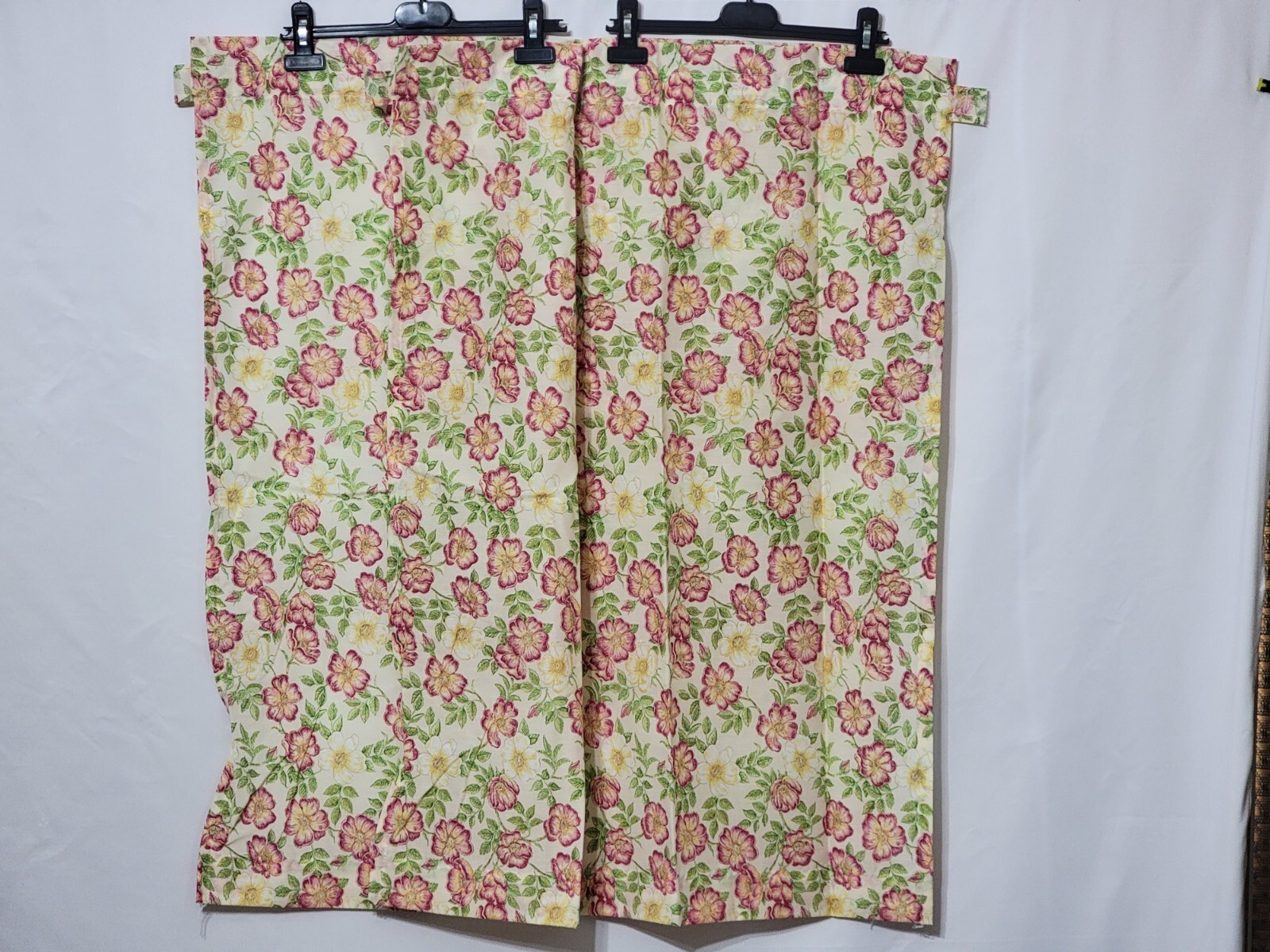 NWOTS VINTAGE 3 PC KITCHEN CURTAIN SET BEIGE FLORAL SWAG 57″WIDE 30×36 CURTAINS
