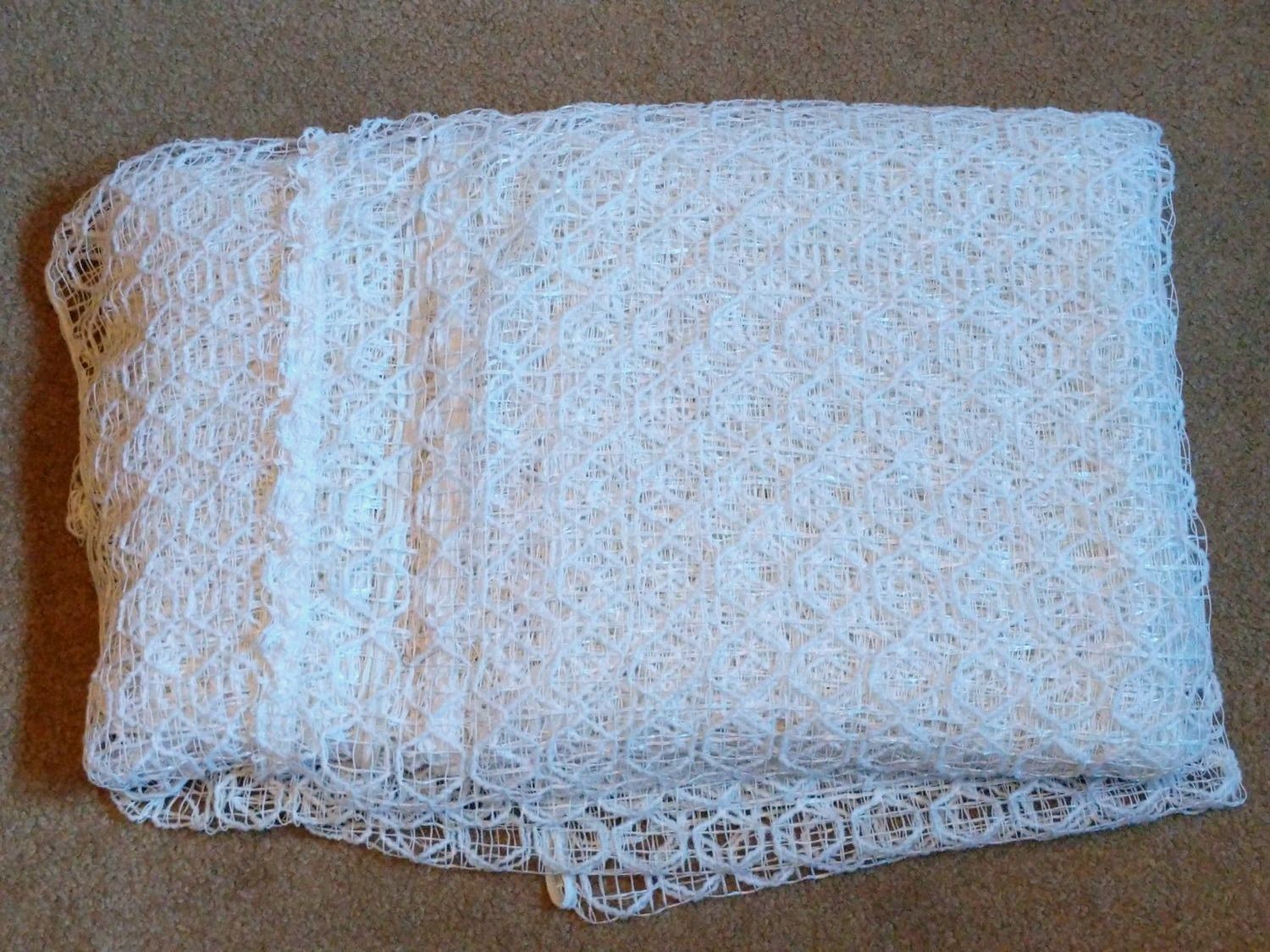 RARE HUGE GERMAN Cottage DRAPERY CURTAIN (208″)x 8′(90″) White w/ Off-White