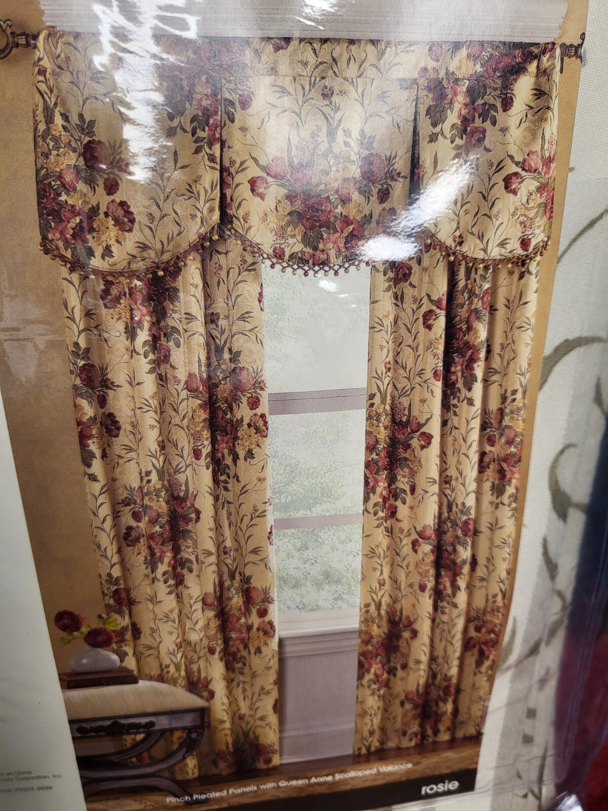 JC PENNEY HOME COLLECTION ONE PINCH-PLEATED PAIR ROSIEPRINT DRAPES 50 X 84 IN