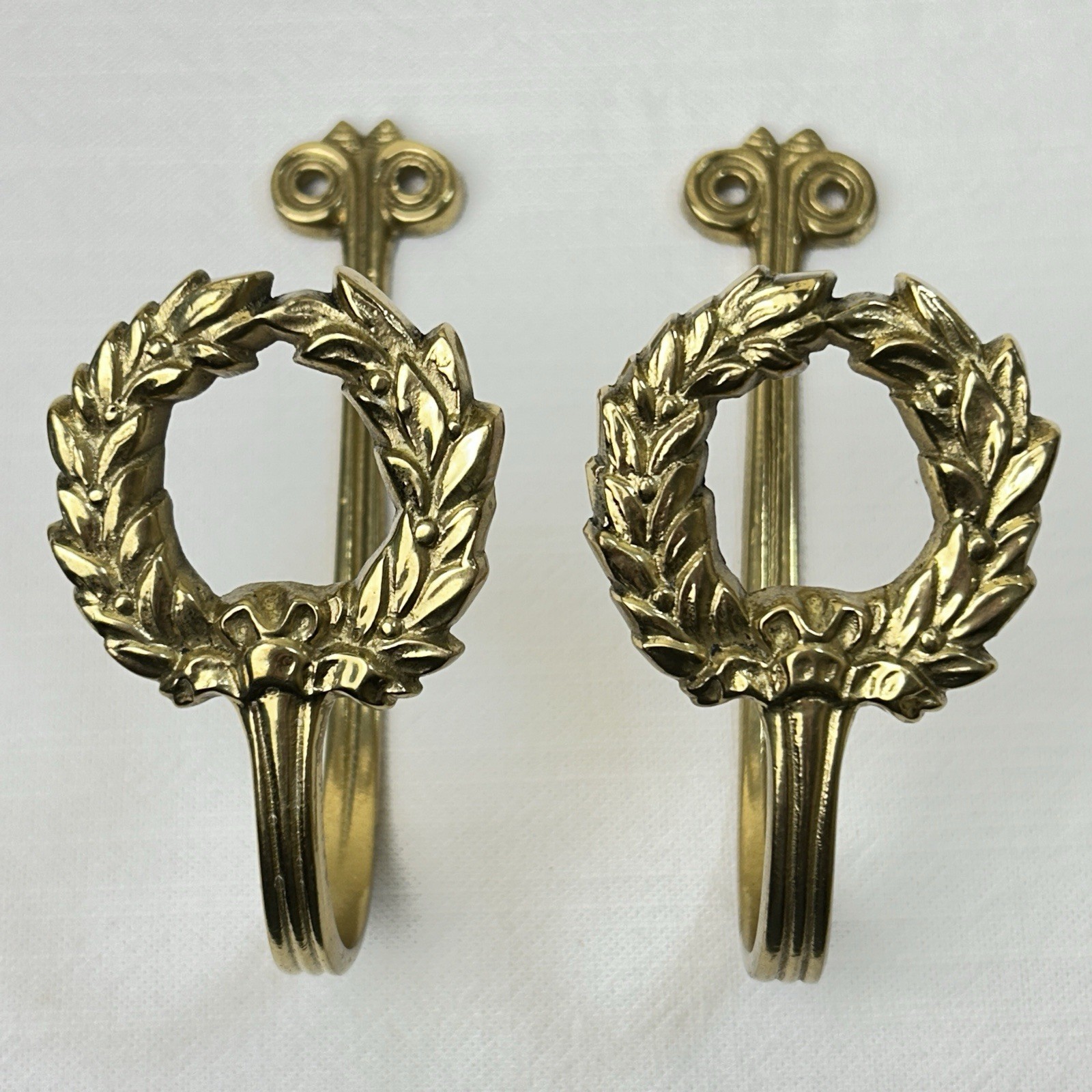 Vintage Gilded Brass Art Deco Laurel Wreath Set of 2 Curtain Tiebacks Holders