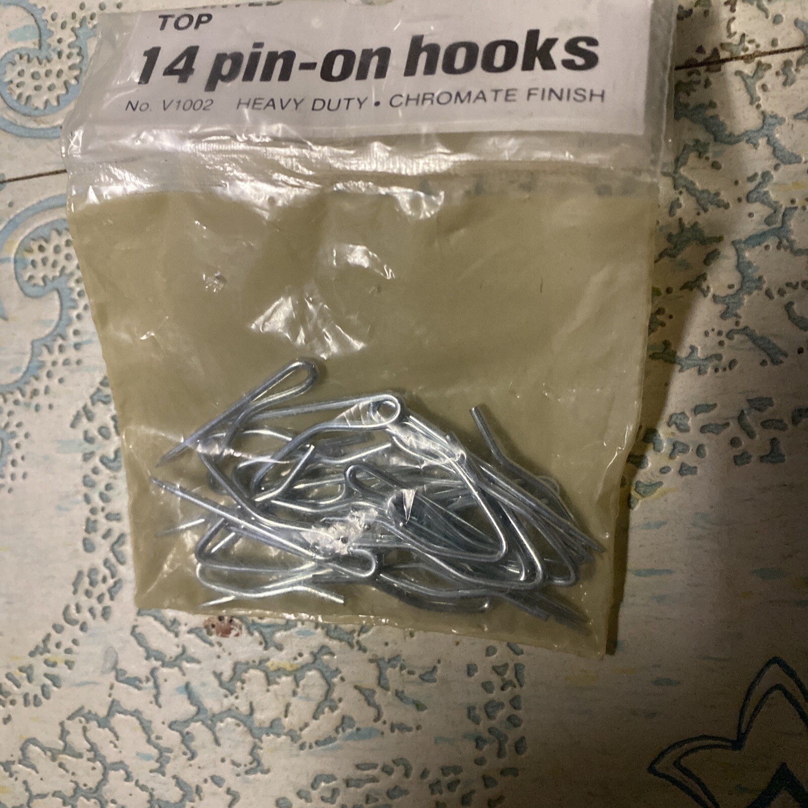 14 Pack Pointed Top Curtain Hooks