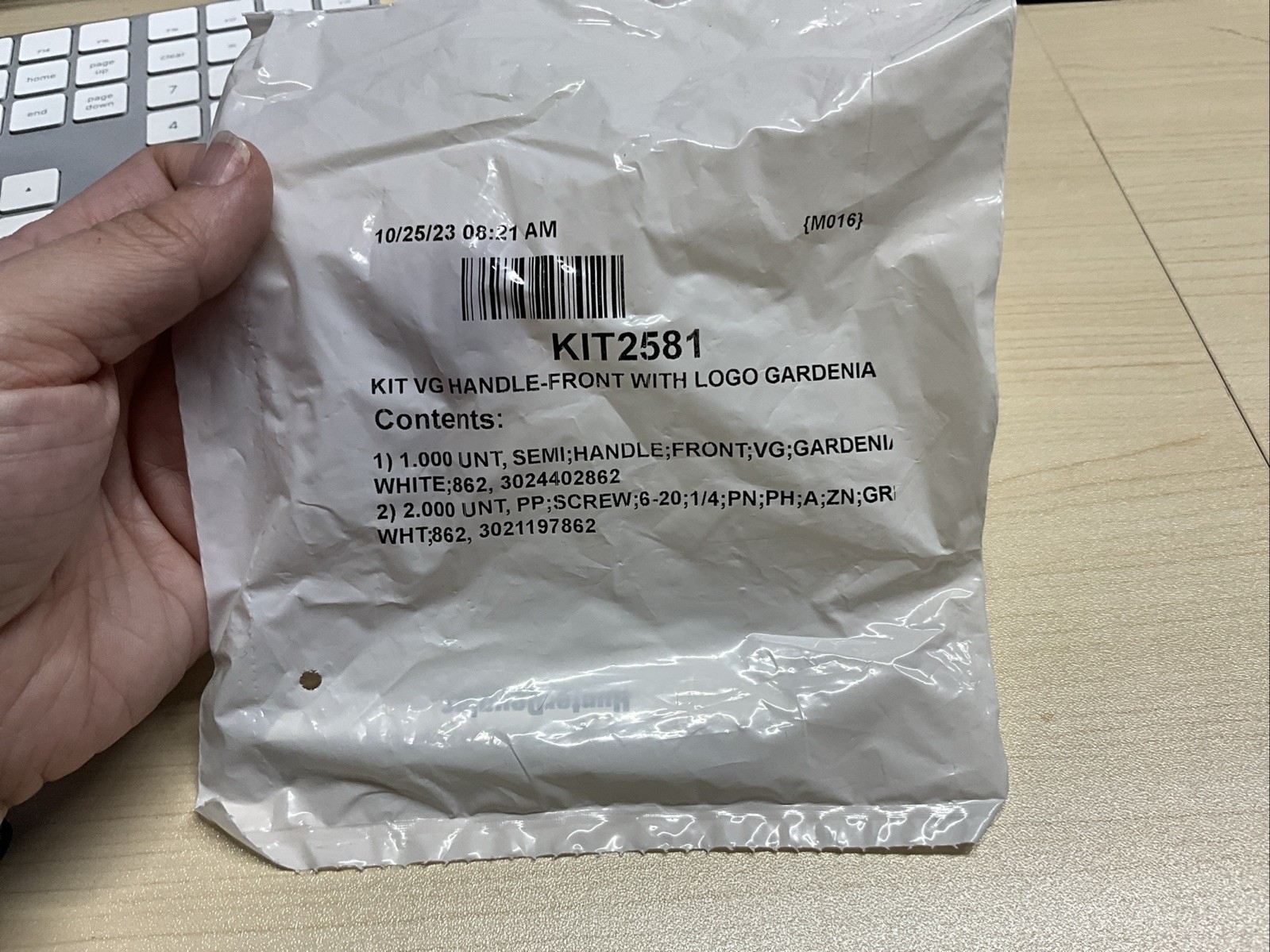 Hunter Douglas KIT2581 VG Handle Color: Gardenia Off White For Vertiglide
