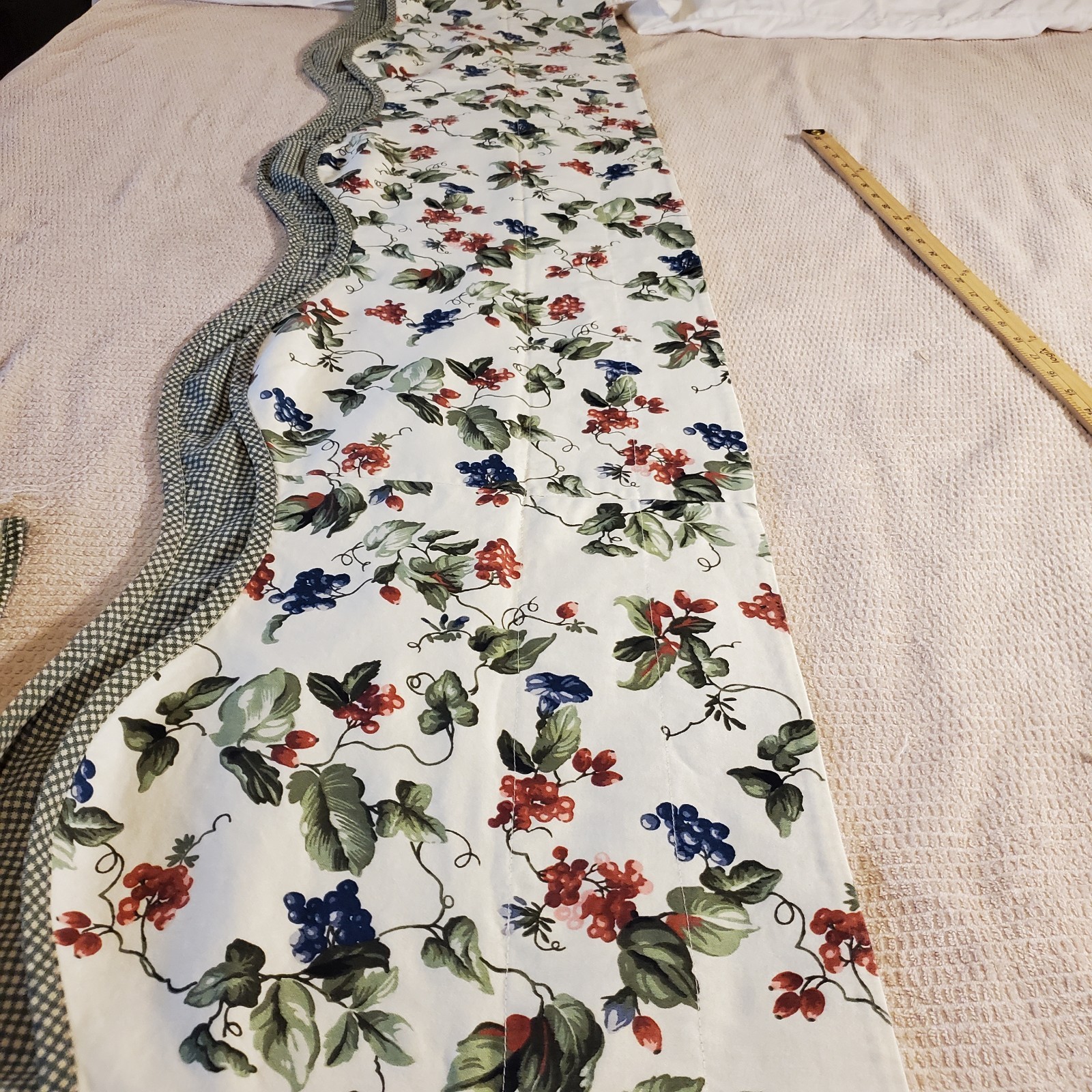 Waverly Orchard Trail valances window treatments Set Of 3 EUC Green Red White