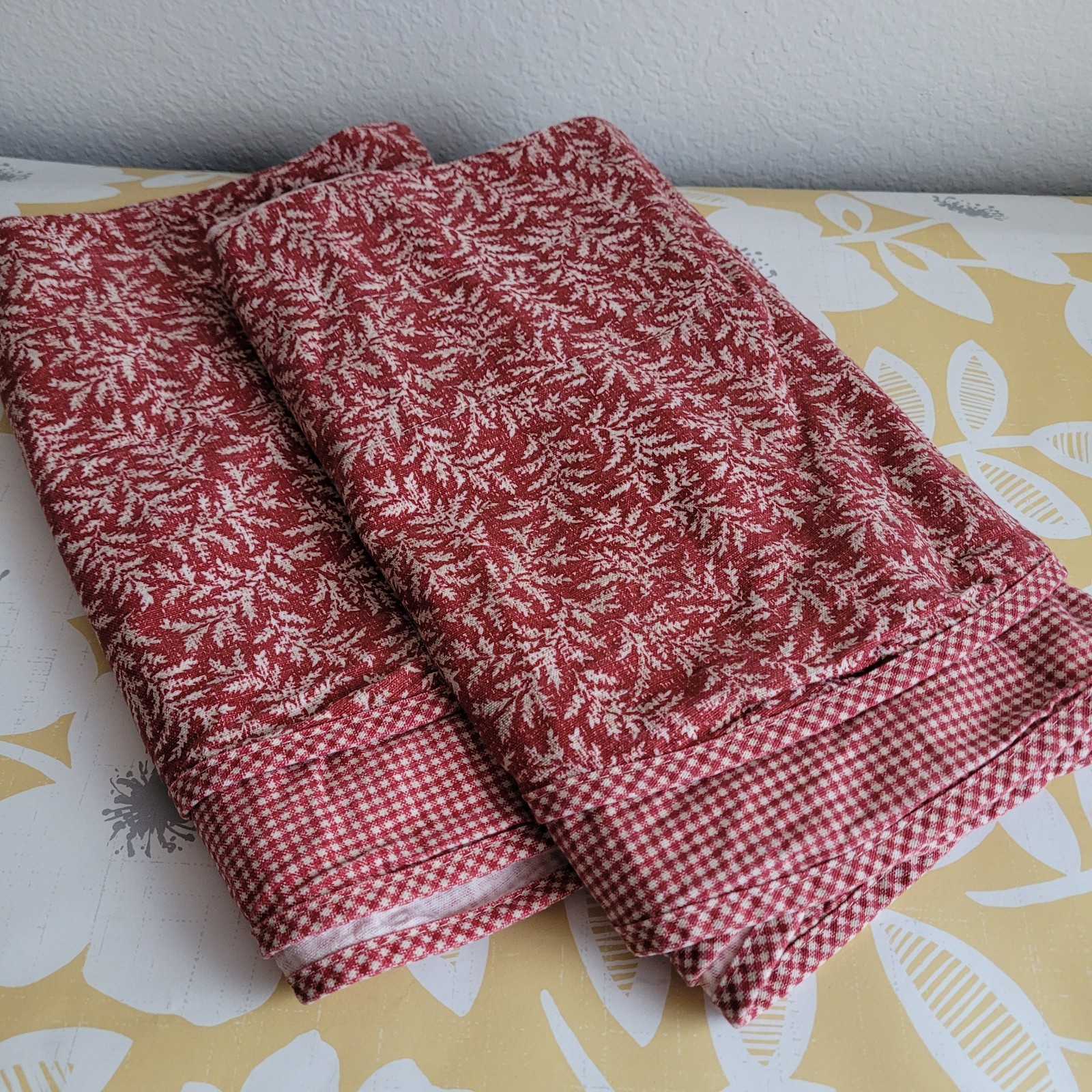 Waverly Red Fernwood & Gingham Check Valance Scalloped Edge 15.5×76 Set of 2