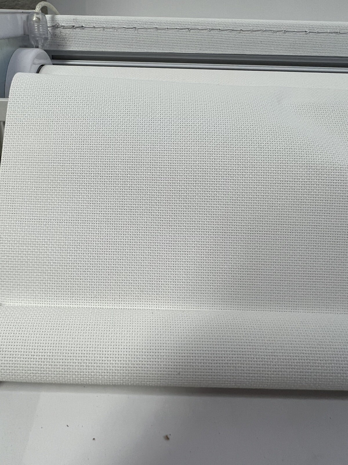 NEW Hunter Douglas Silhouette Window Shade White Size 27 7/8 x 70 1/8