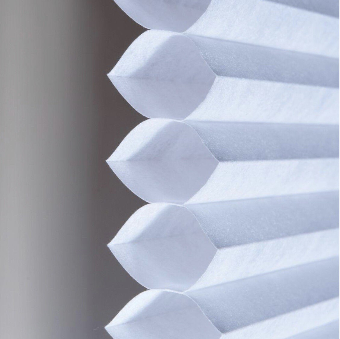 HDC Snow Drift 9/16″ Cordless Filtering Cellular Shade 23.5″ W x 72″ L