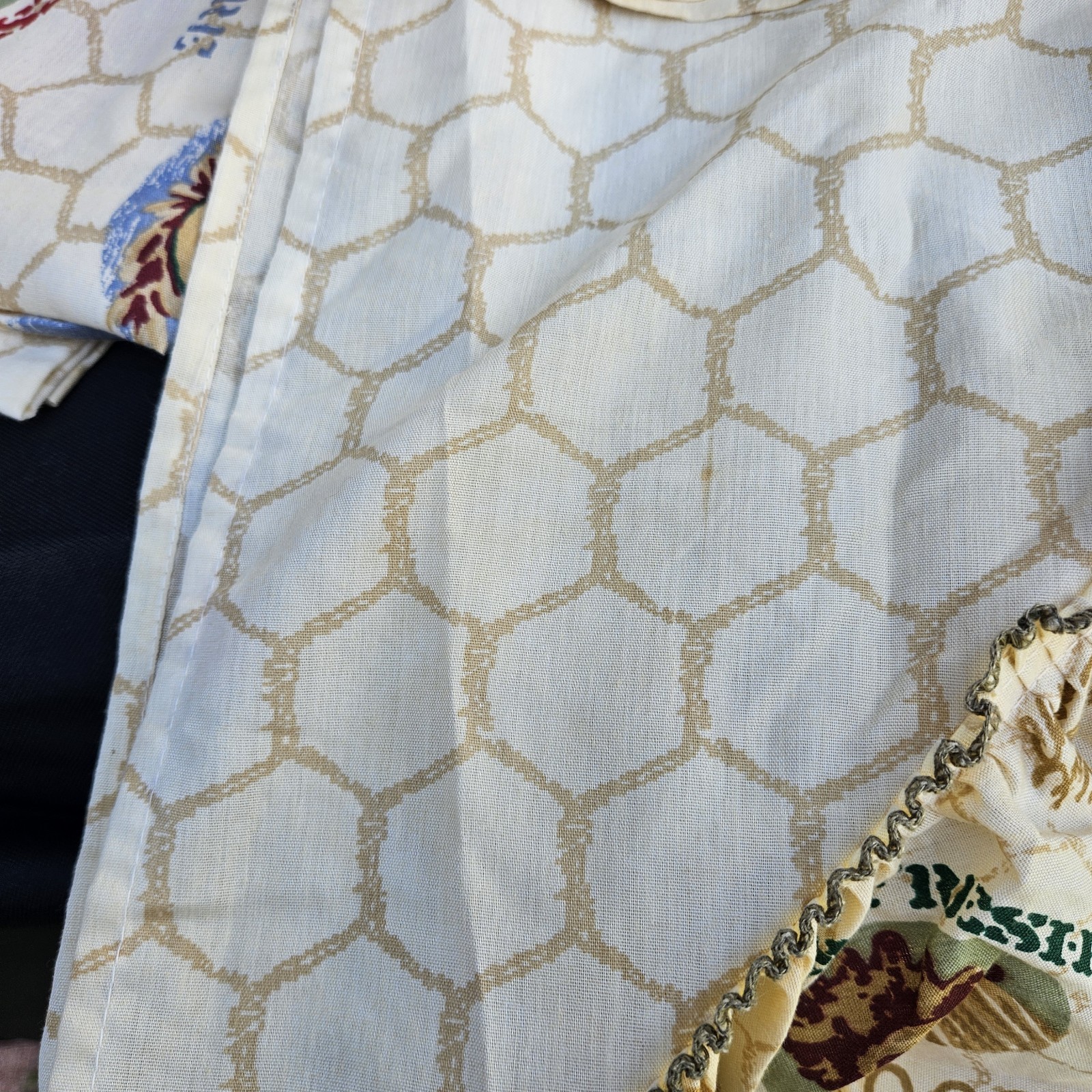 Rooster café curtains with valance vintage. Some staining, possibly from Sun