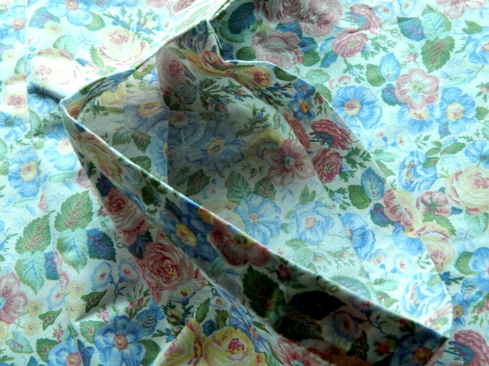 Laura Ashley Quartet Valance pink and blue floral pattern USA 84″ x 18″ NWOT