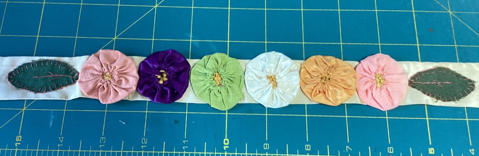 Yo Yo Vintage Curtain Tiebacks Satin Flowers French Knot Centers Embroidery Set
