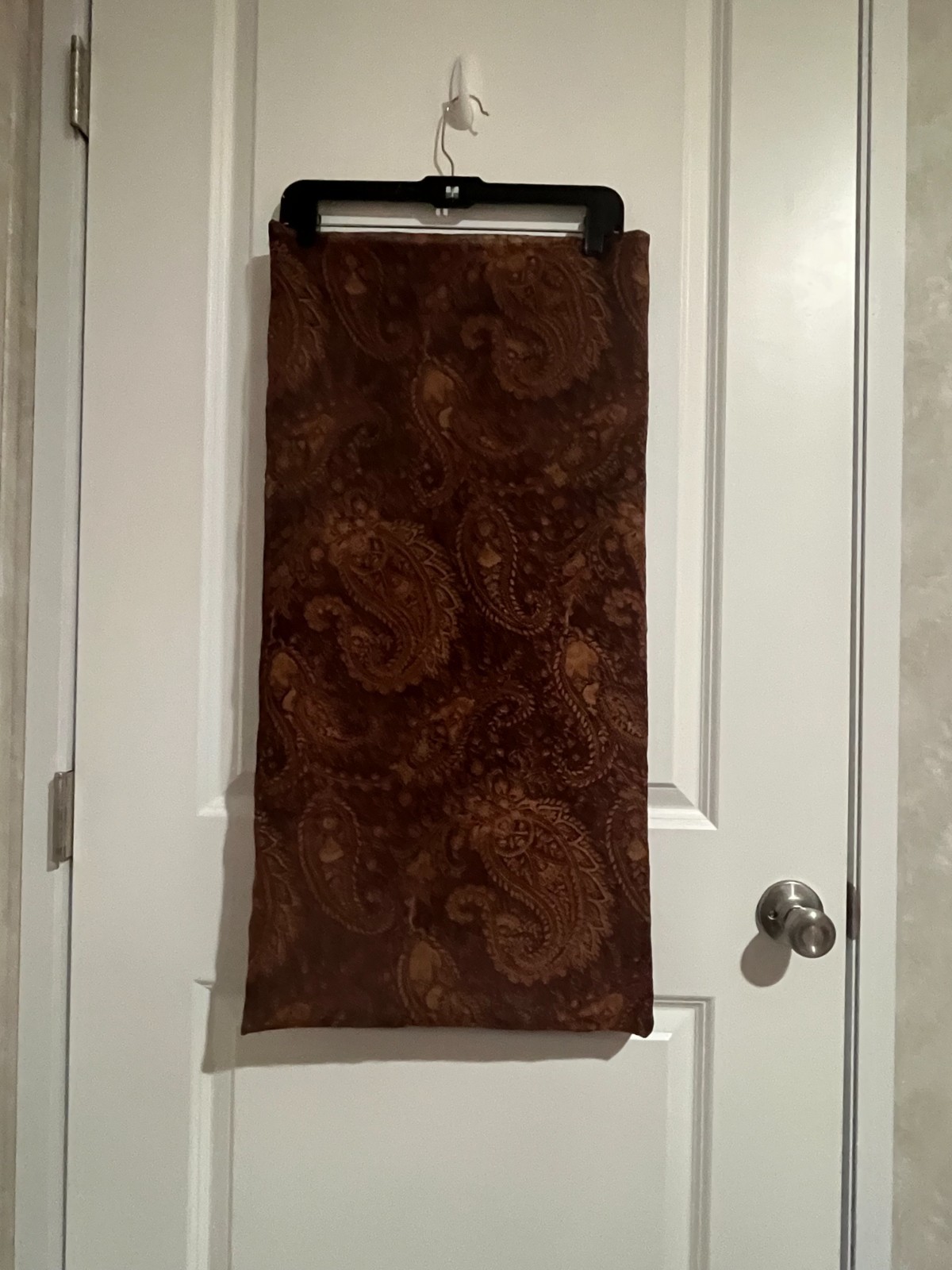 Excellent Condition ~ Brown Paisley Jacquard Sheer Curtain Panels Set of 2