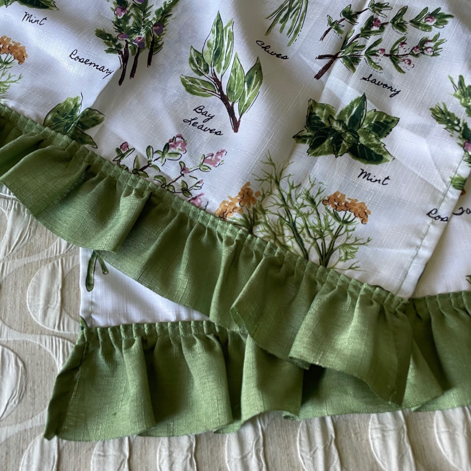 Botanical Herb Print Cafe Curtains Set of 2 White Green Ruffle Farmhouse 27×34