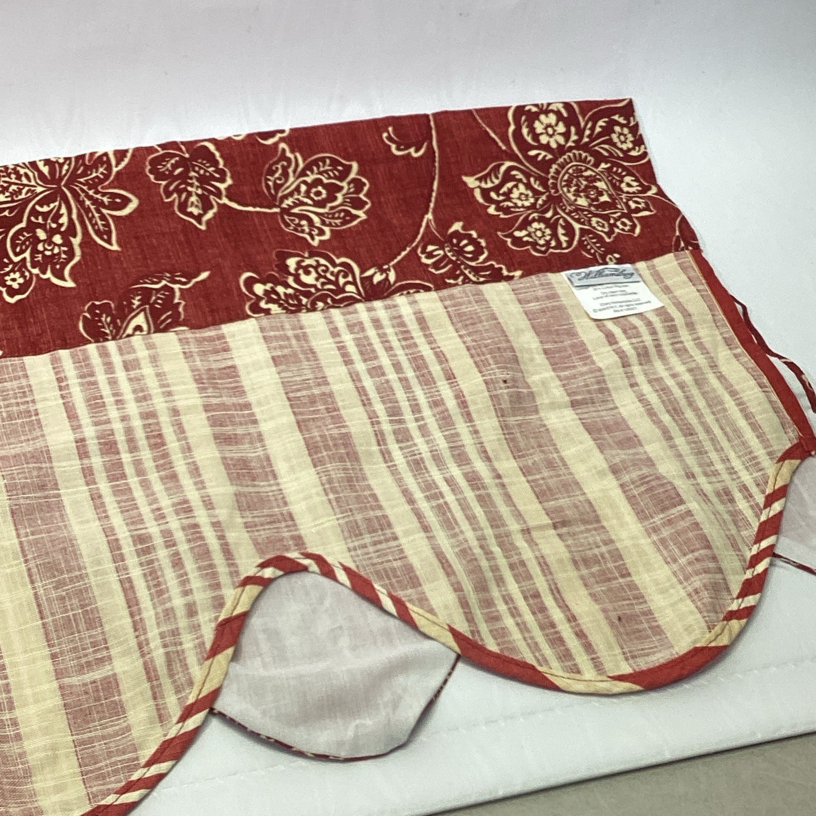 NEW Waverly Williamsburg Deep Ruby Tiered Scalloped Valance Red Gold 52 x 18
