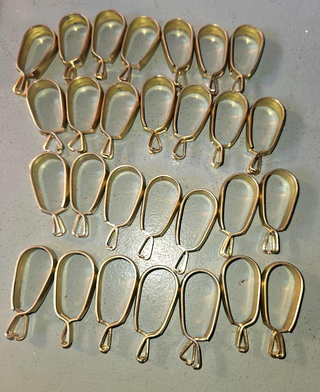 Lot of (28) Vintage Brass Finish Clip-On OVAL Cafe Curtain Drapery Rings