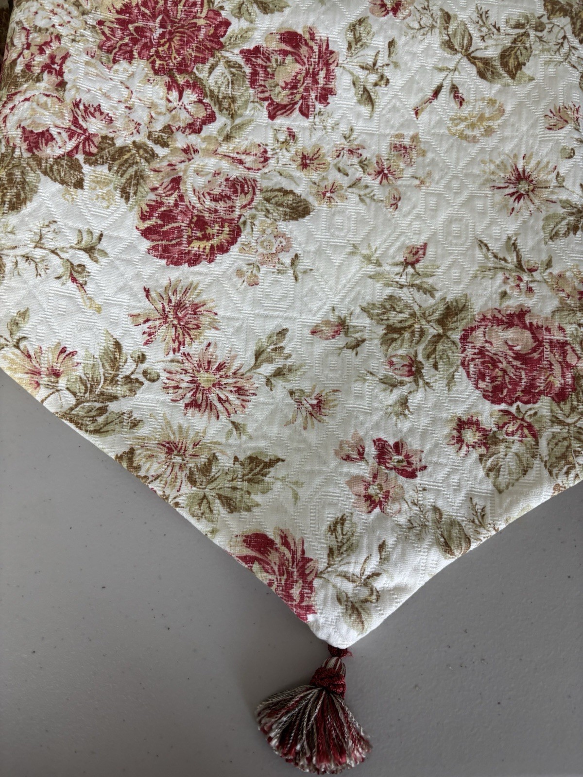 4 floral Ascot Valance window Treatment Red Cream Lined Tassel Handmade 41″x25″