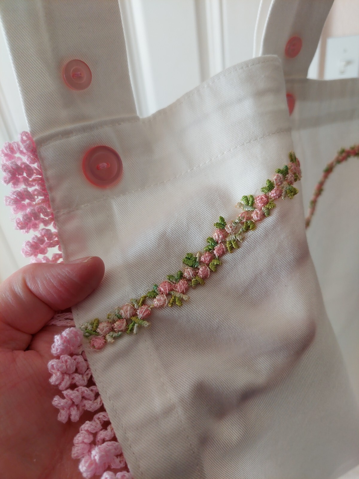 WAMSUTTA Embroidered 2 pc.Curtains Panels 100% cotton white /pink/green 42″×63″
