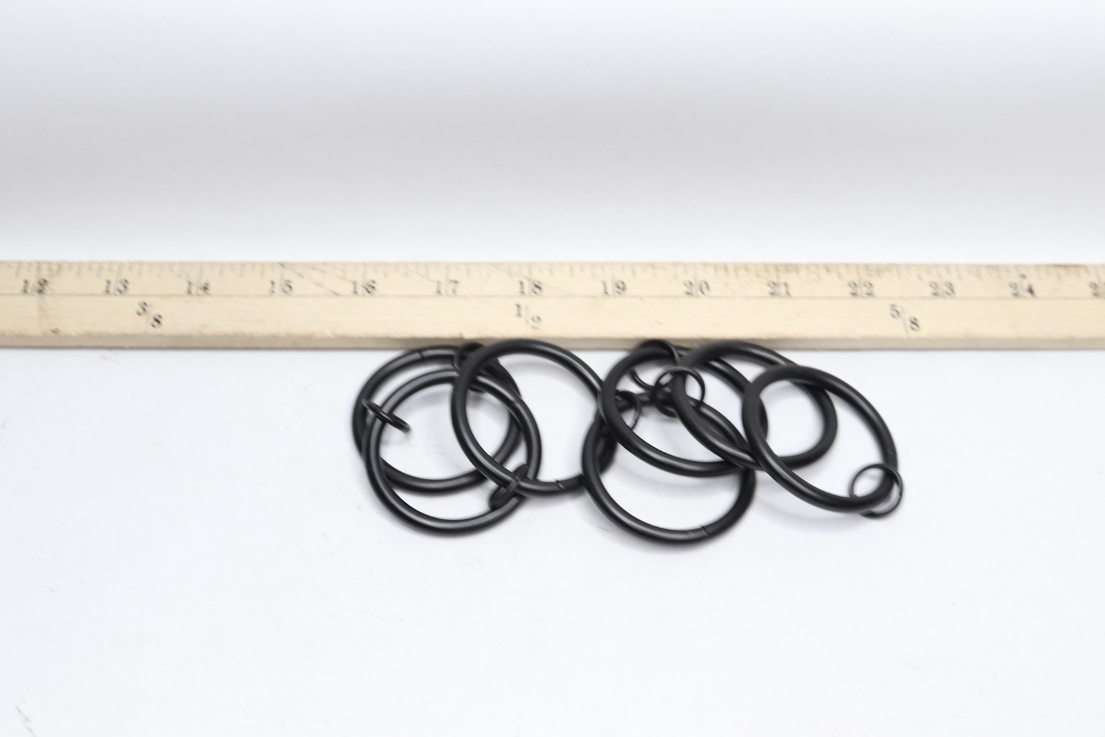 (7-Pk) Urbanest Curtain Ring Metal Black 1-1/2″