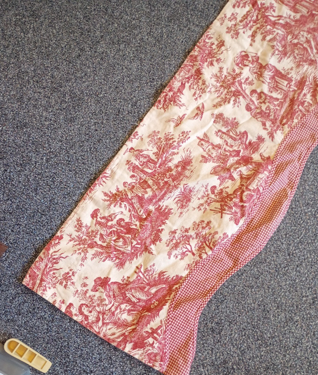 Vtg Waverly Red Toile French Country Life Valance Scalloped 74″ x 17″