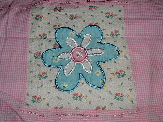 VALANCE ~ FLOWERS APPLIQUED on PATCHWORK ~ Window Box Pink NEW