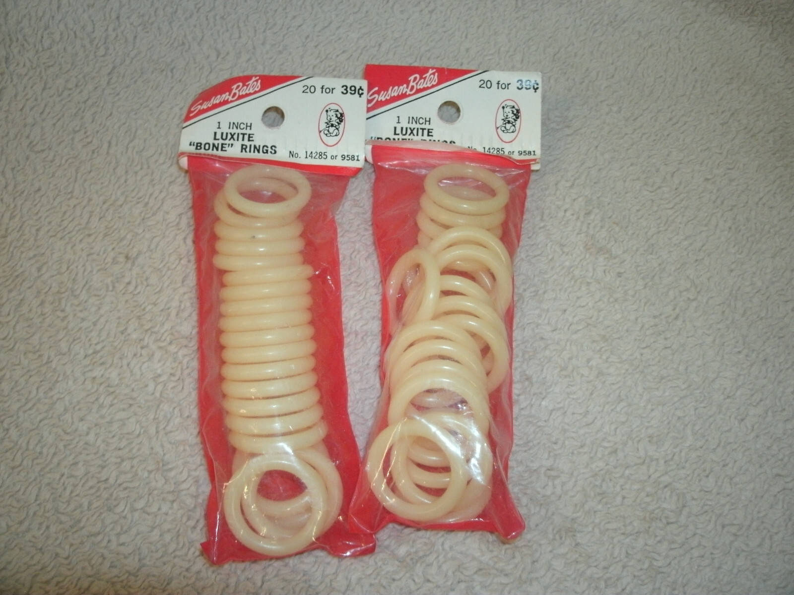 Vtg White Bone/Carbone Plastic Rings -Susan Bates/Boye/Scovill–194 Pc-