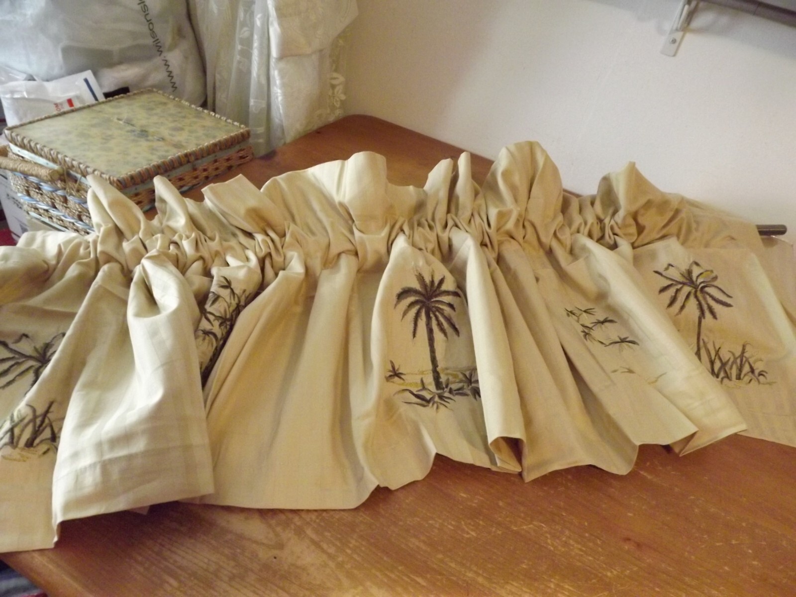 NEW Croscill “PORT OF CALL” lined valance GOLD w/ PALM TREES NIP ret45 3 AVAILAB