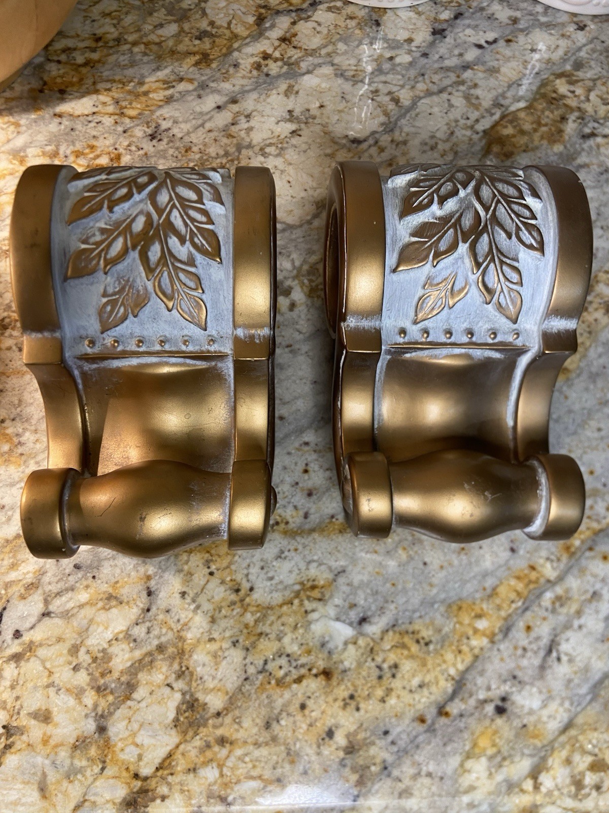 Set of 2 Floral Curtain Rod Pole Holders Brackets Wall Mount Gold/White