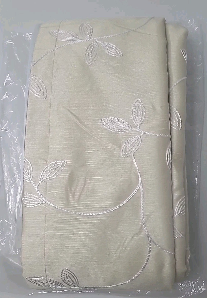 Max Blackout Mystique Embroidered Grommet Top 100% Blackout 50″x63″ Ivory/ White