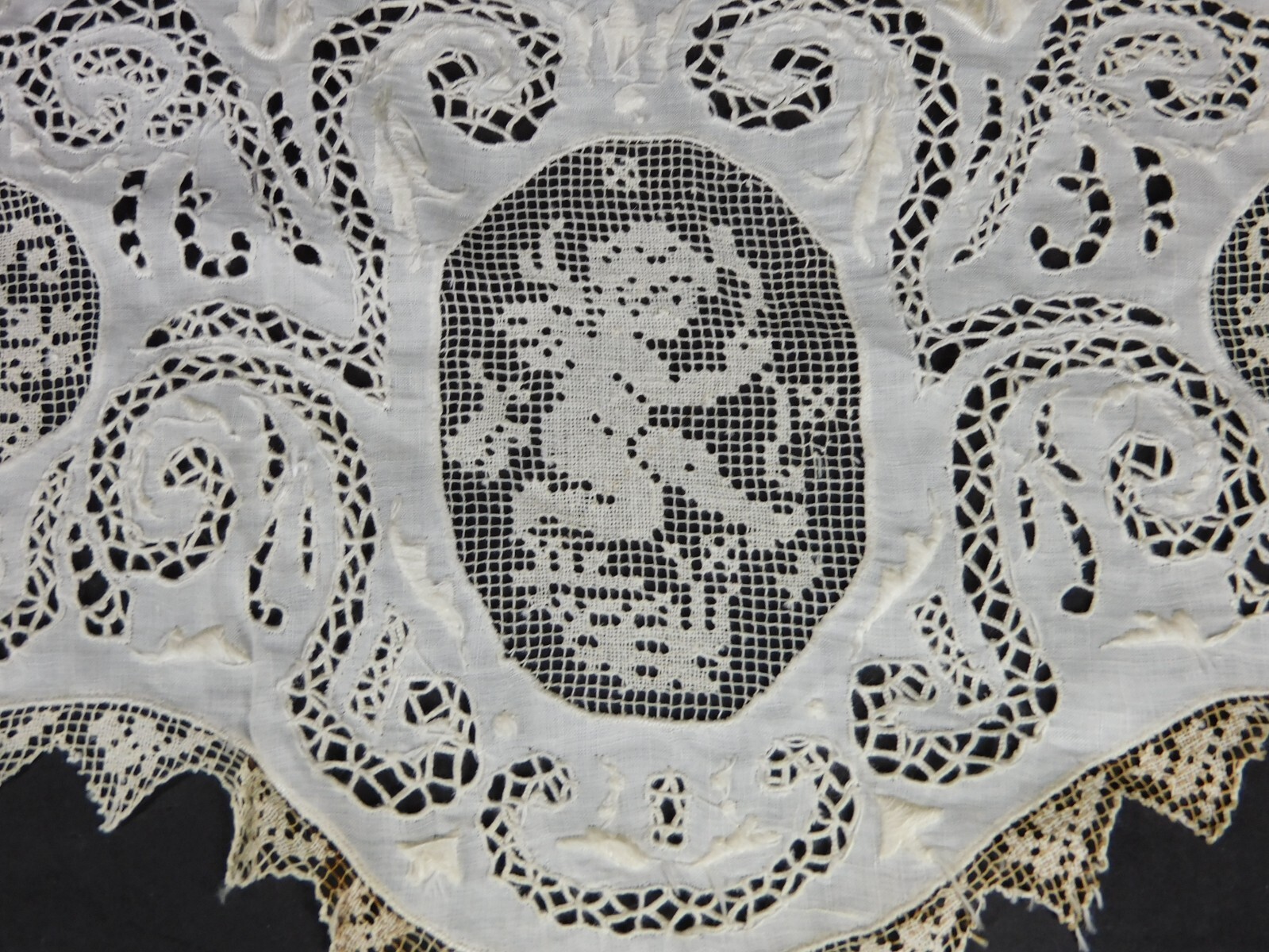 Vintage Lace Cut Work & Tatting Cherub Valance 41″ W + 5 Smaller Cherub Valances