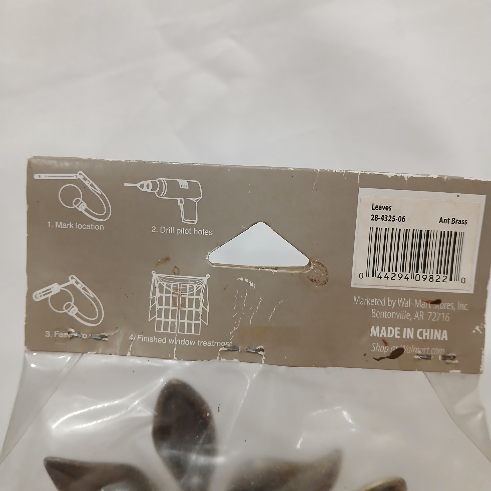 NOS HomeTrends Gold Brass Tone Metal Leaves Twig Curtain Holdback Hooks Set of 2