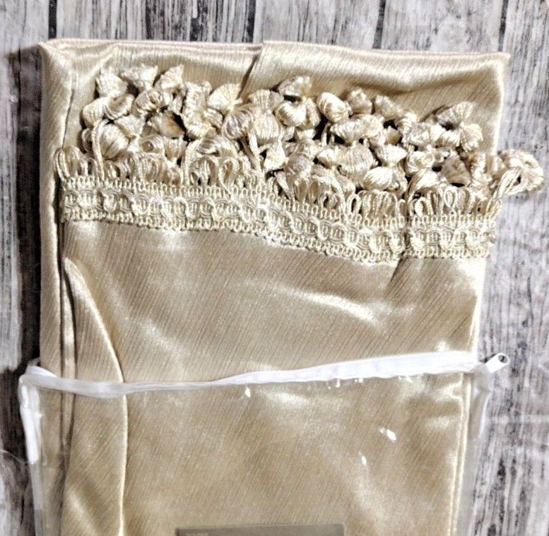 Waterfall Valance, Candlelight, 58″ wide x 38″ long, HILTON, Royal Velvet, NWT