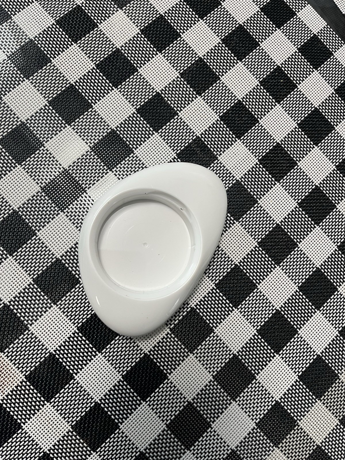 Hunter Douglas Pebble Powerview Remote Holder Gen 2/3 – WHITE Pebble Only NEW