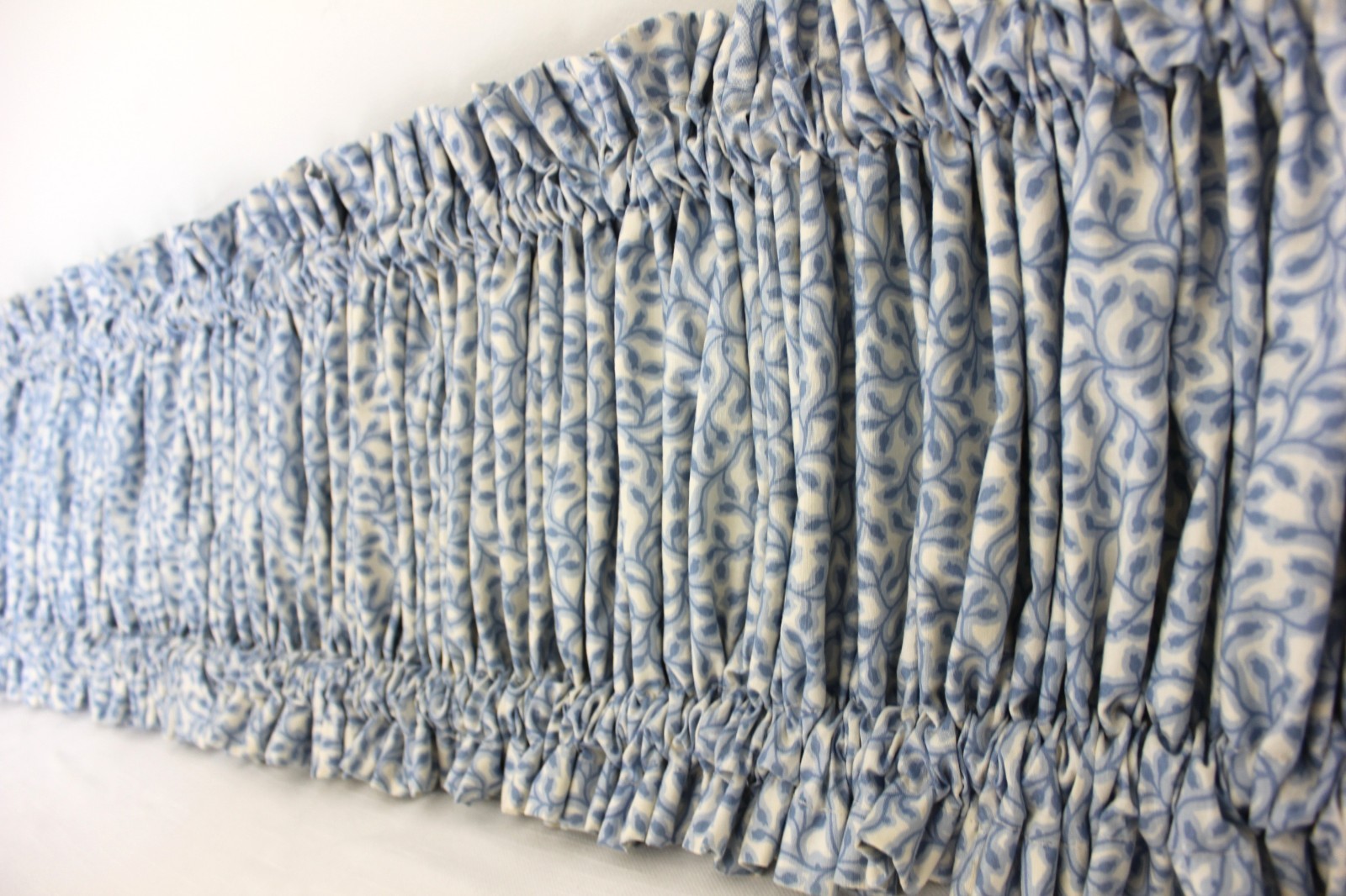 Custom Botanical Valance 150″ Blue & White Rose Hips Lined Dual Rod Pocket Vtg