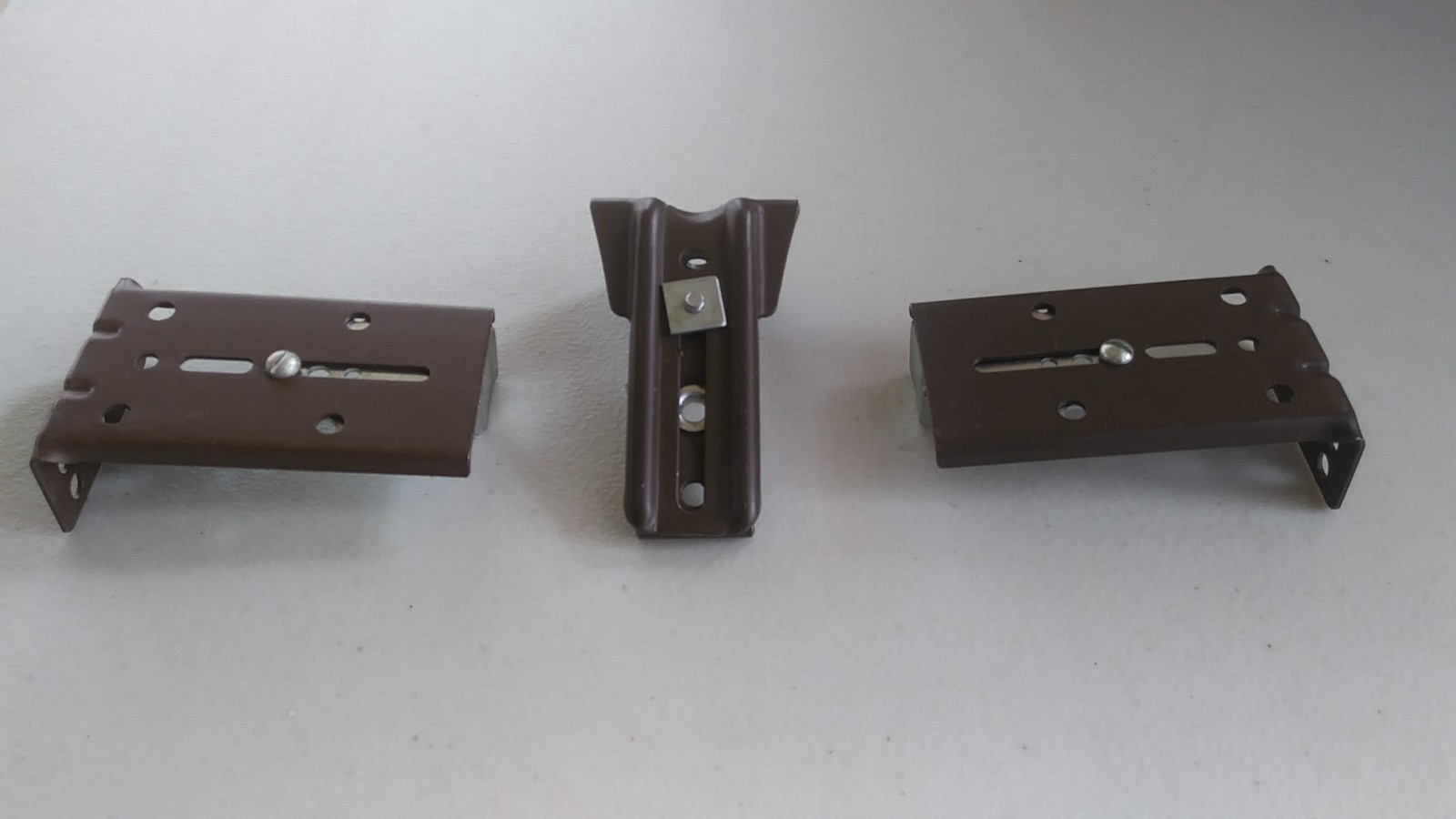 Vtg Kirsch traverse rod end brackets and support bracket set. Brown color. 464