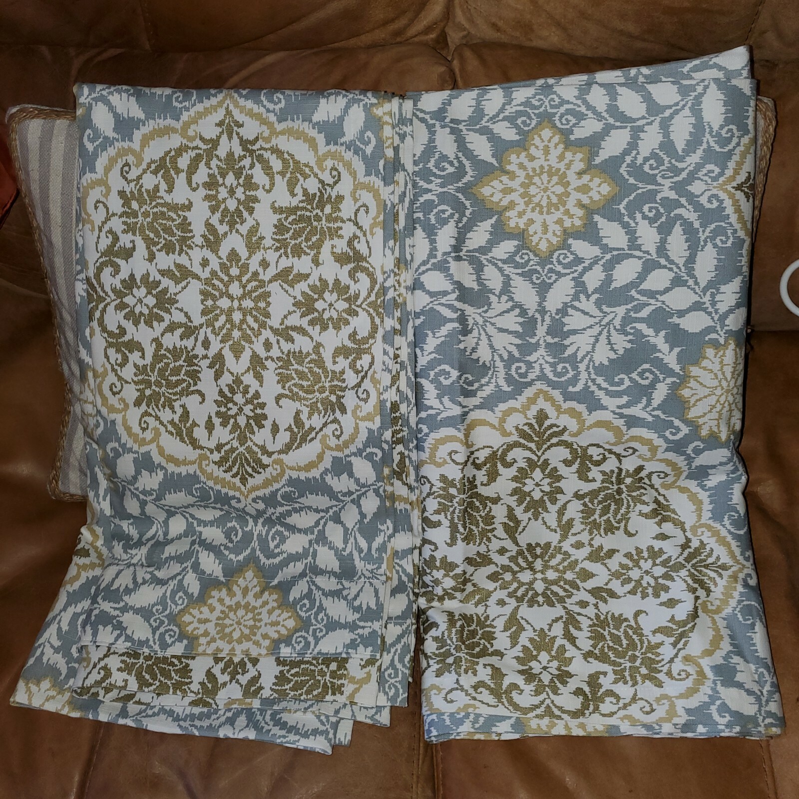 Envouge Curtains Blue Cream Gold Medallion 40X85