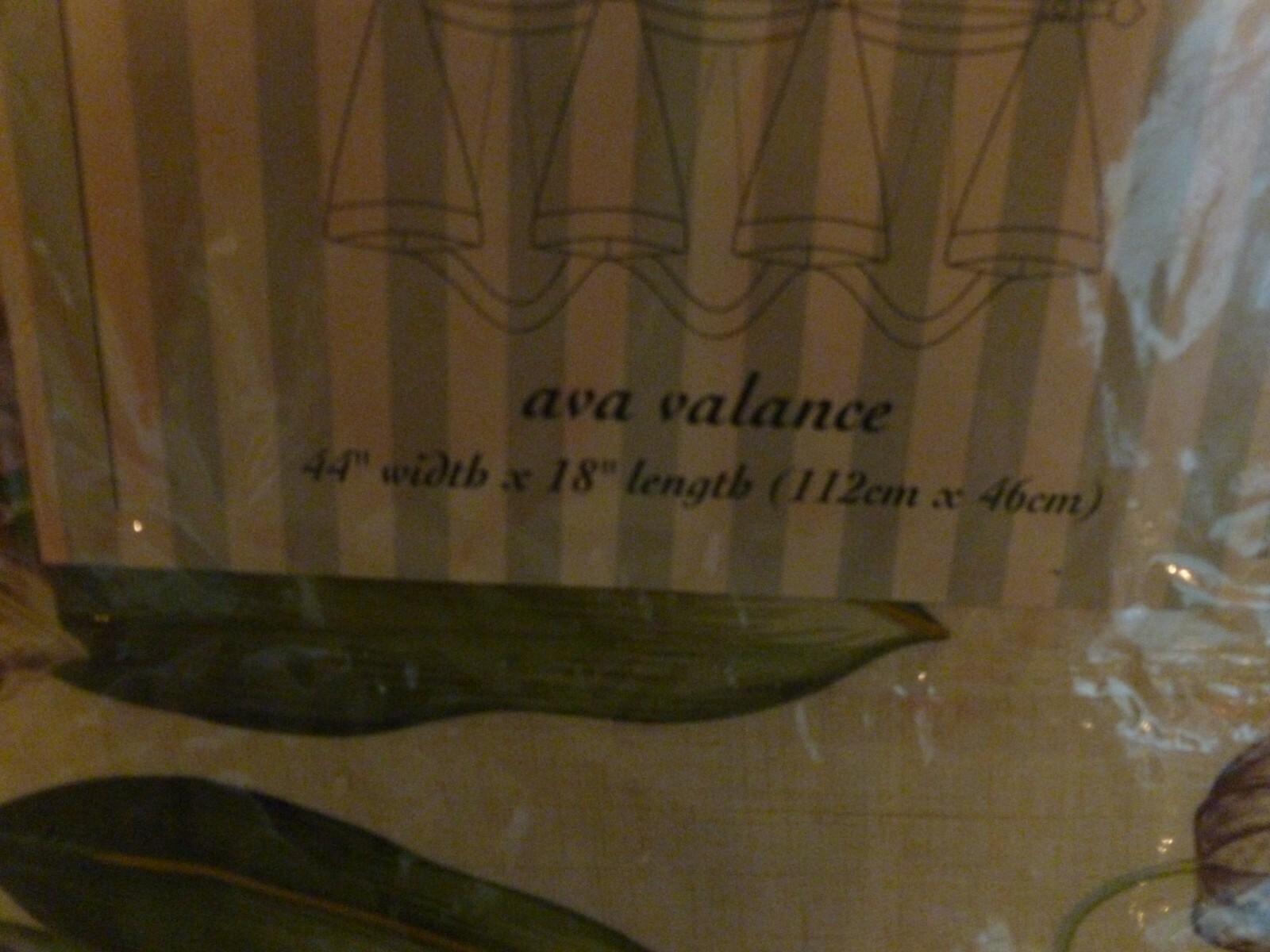 NIP New In Package Beautiful Waverly Ava Floral Valance 44×18