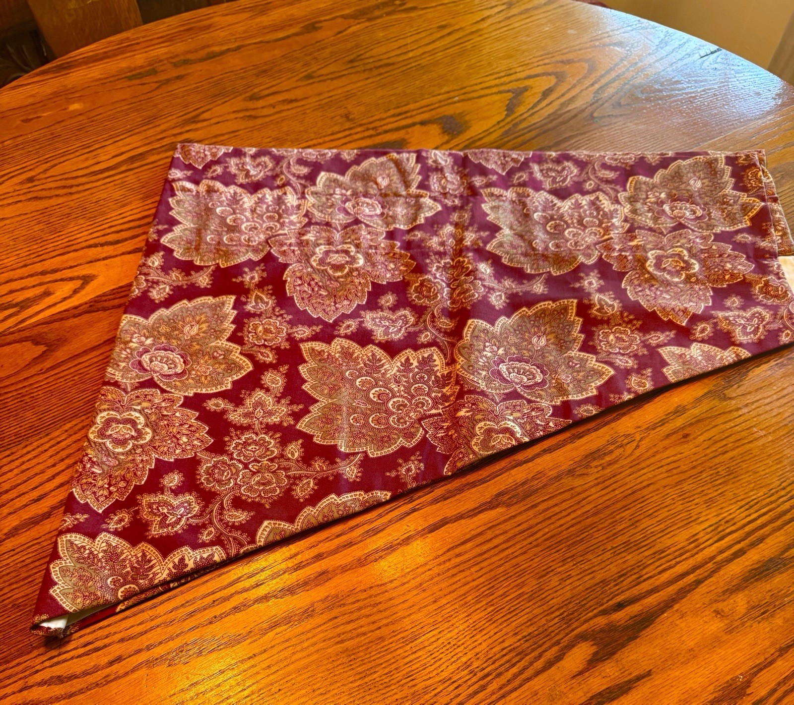 Waverly Ascot Valance Garnet Red Floral Paisley Medallion 50X 22″ USA Cotton FSh