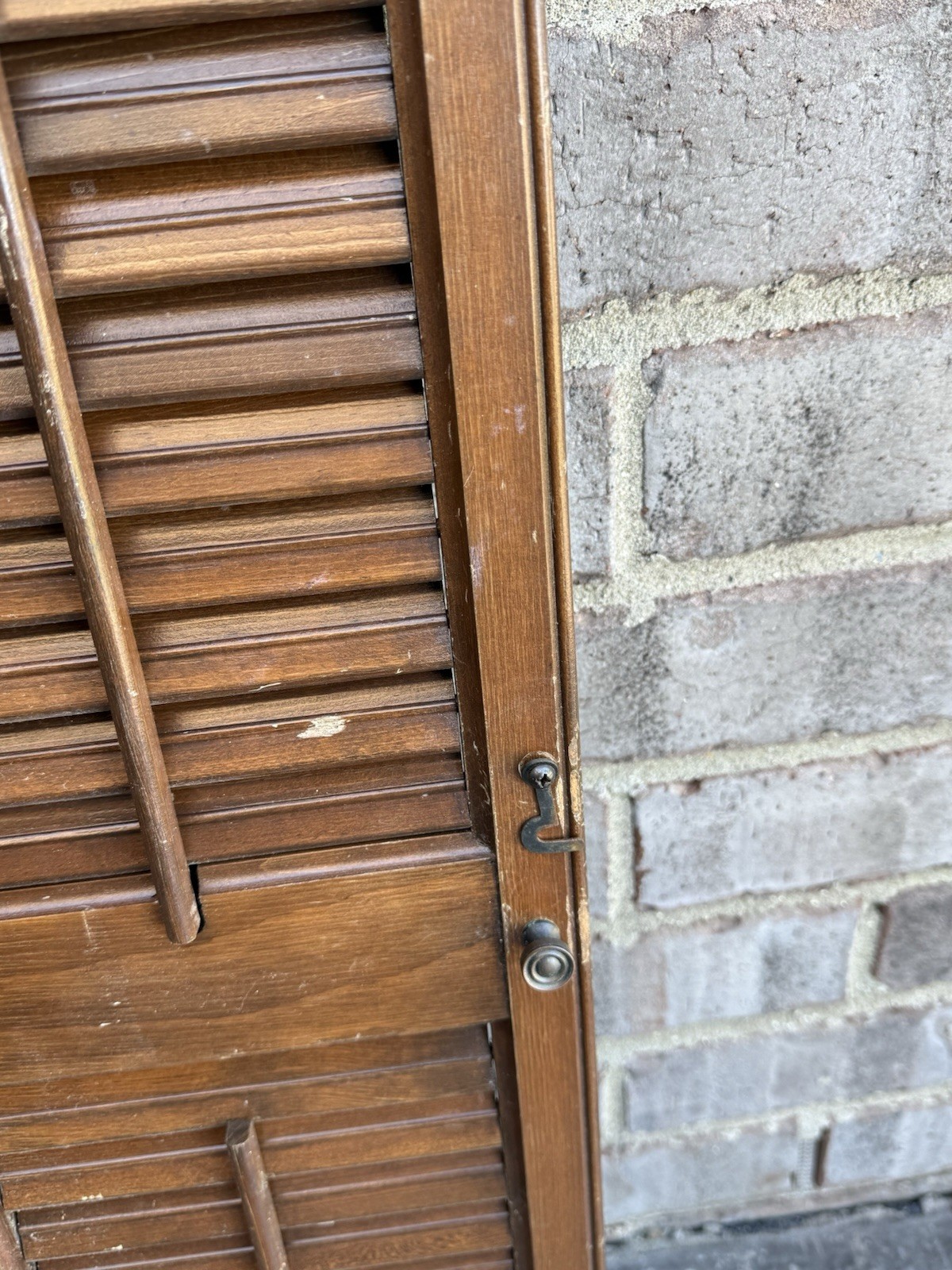 Wood Plantation Blind 4-Panel Folding Shutter Brown Visible Tilt Rod Indoor