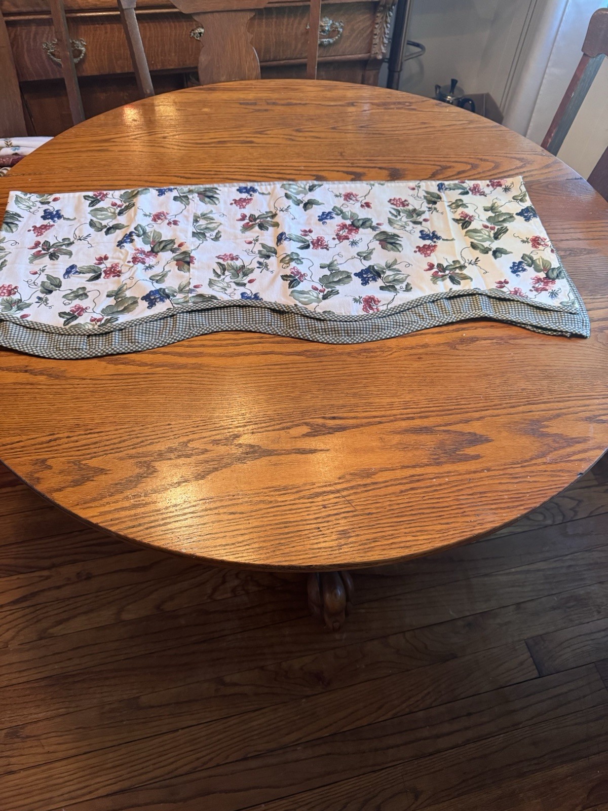 Waverly Valance Orchard Trail Scalloped Green Gingham Grapes Check 74 x 16″ FrSh