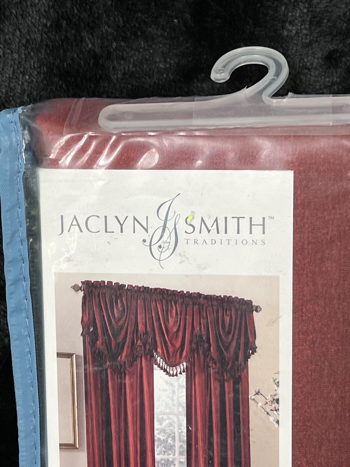 Vintage Jaclyn Smith Traditions One Solid Linded Panel 54×84″color:Scarlet New