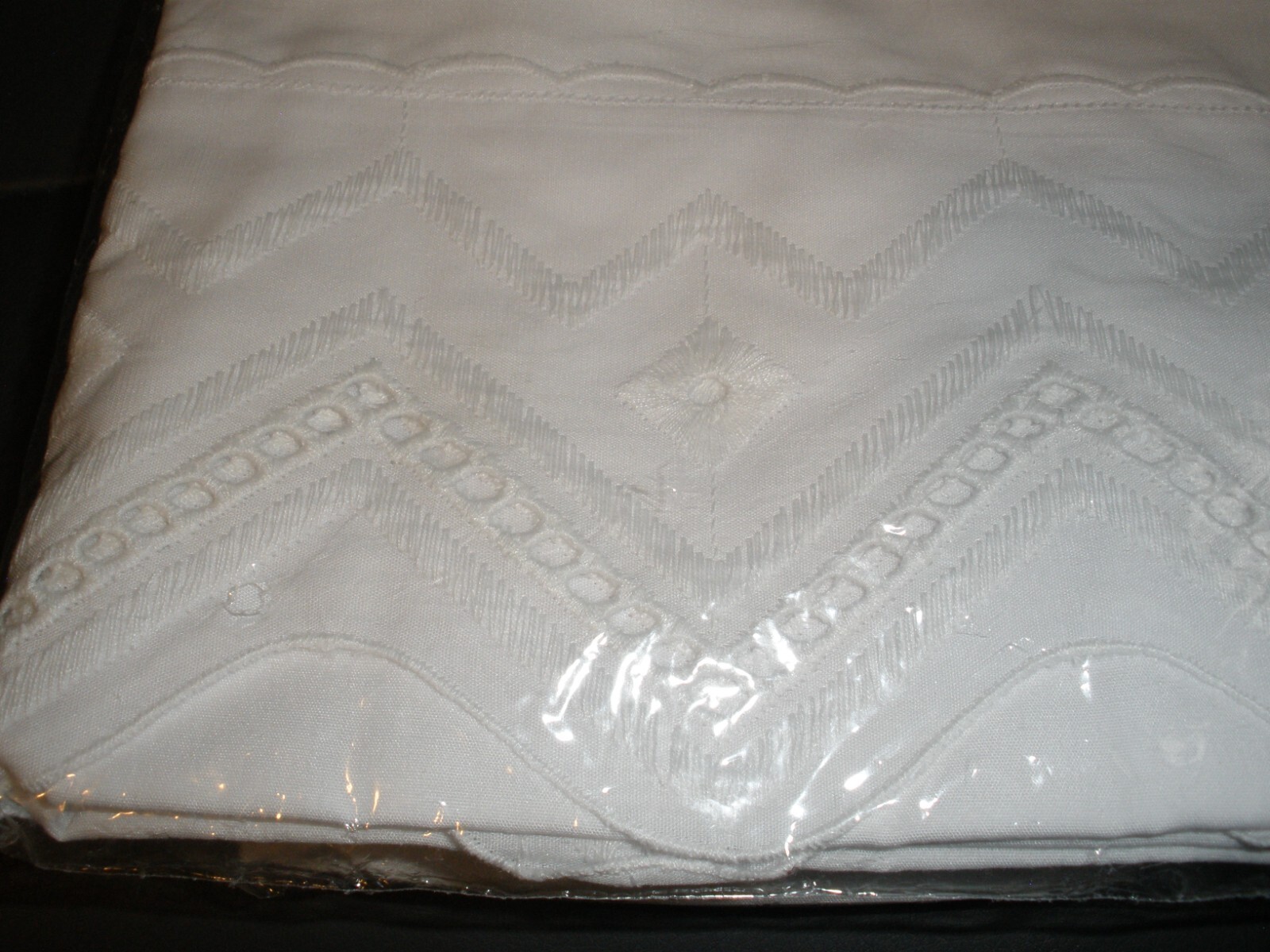NEW Lot of 2 Embroidered Curtain White 60″x24″ Each (SU150)