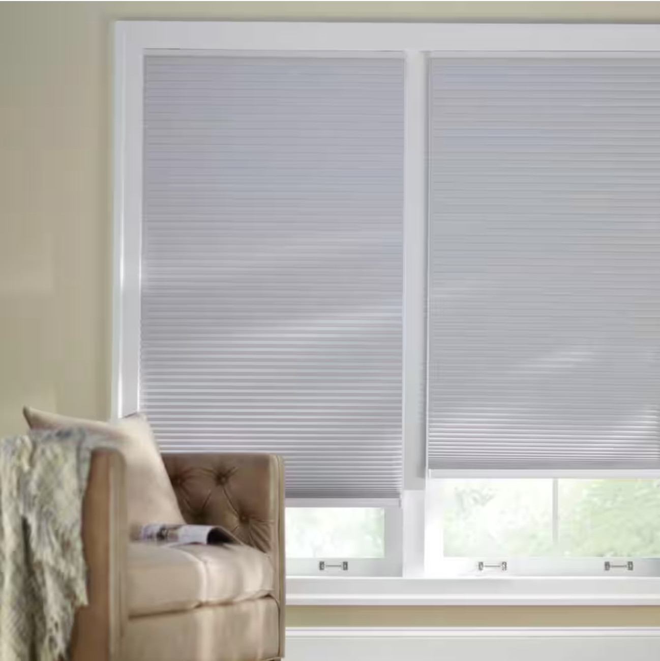 HDC Shadow White Cordless Blackout Cellular Shade 26″ x 48″ (Actual: 25.75 x 48)