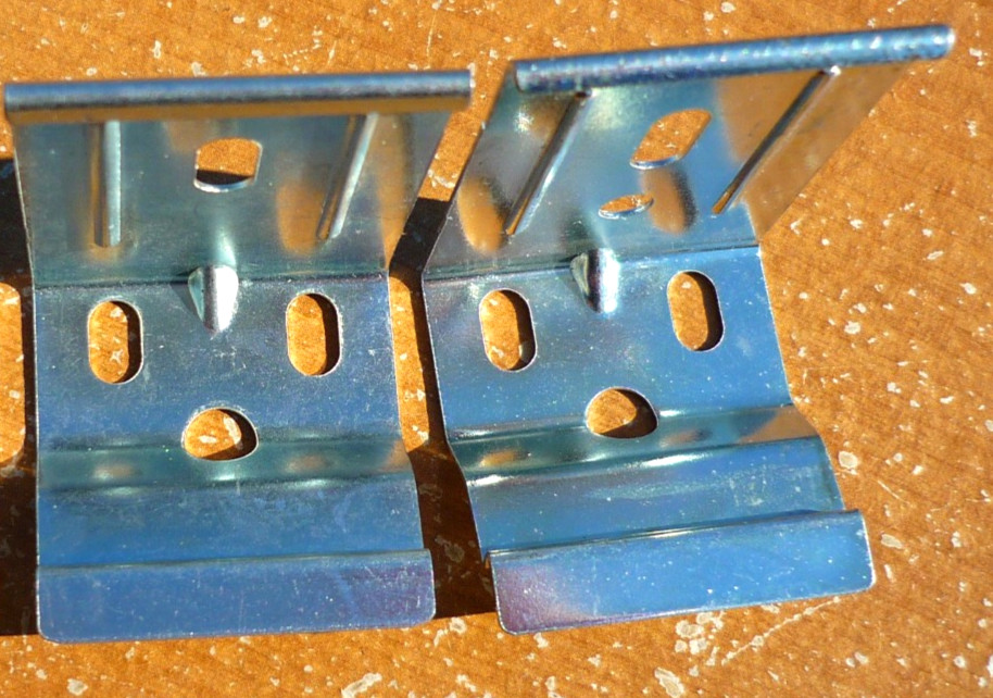 (2) Graber Bali Easy Up Shade Mounting Brackets – Old Style Gutter Rail –