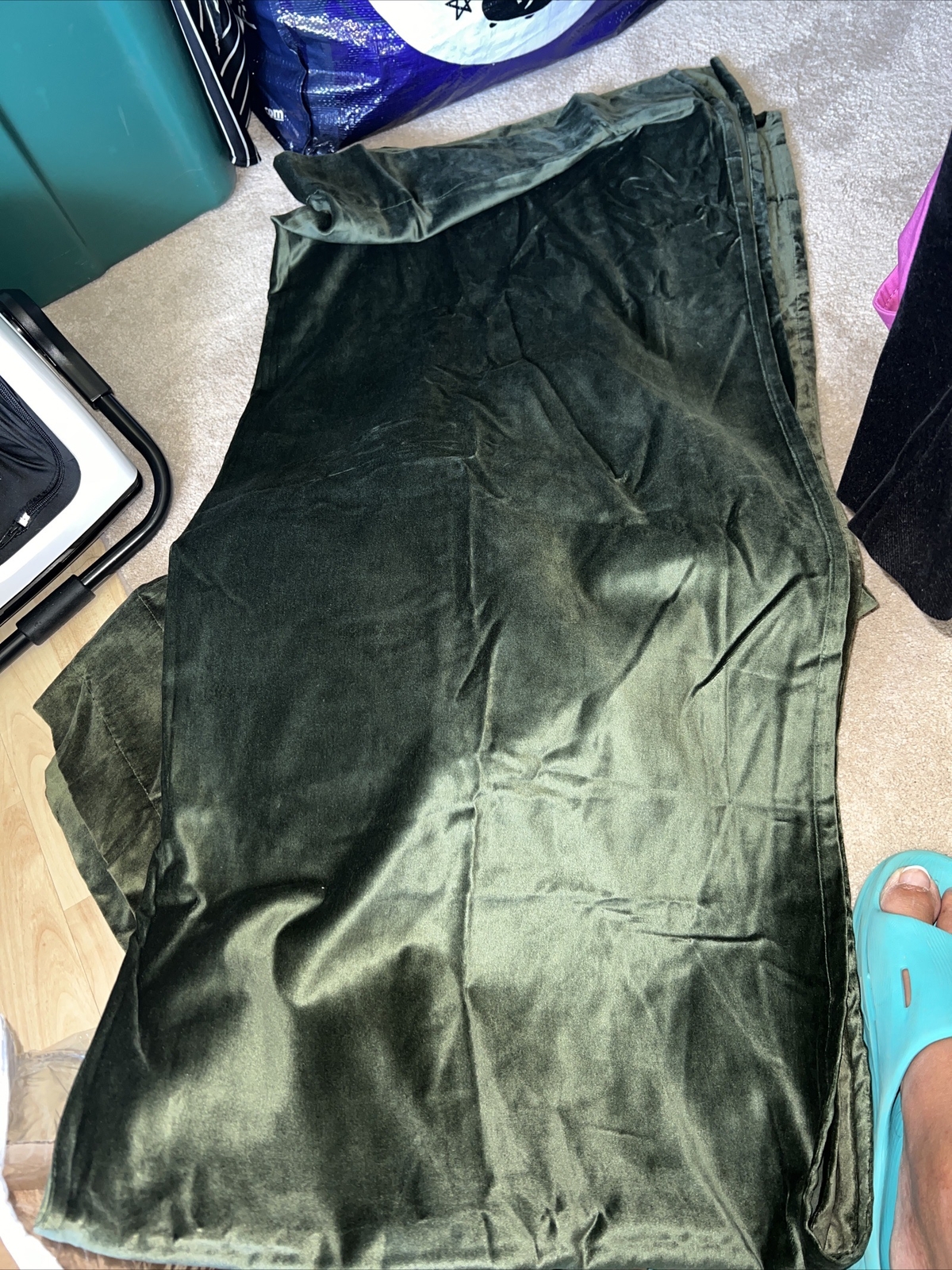JC Penney Home Collection Green Velour Curtain Panels 39×82 4 Panels, Tie back