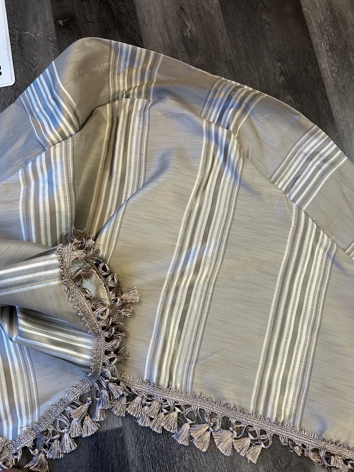 Striped Waterfall Valance with Tassels Beige & Cream Stripes 110″ (*32)