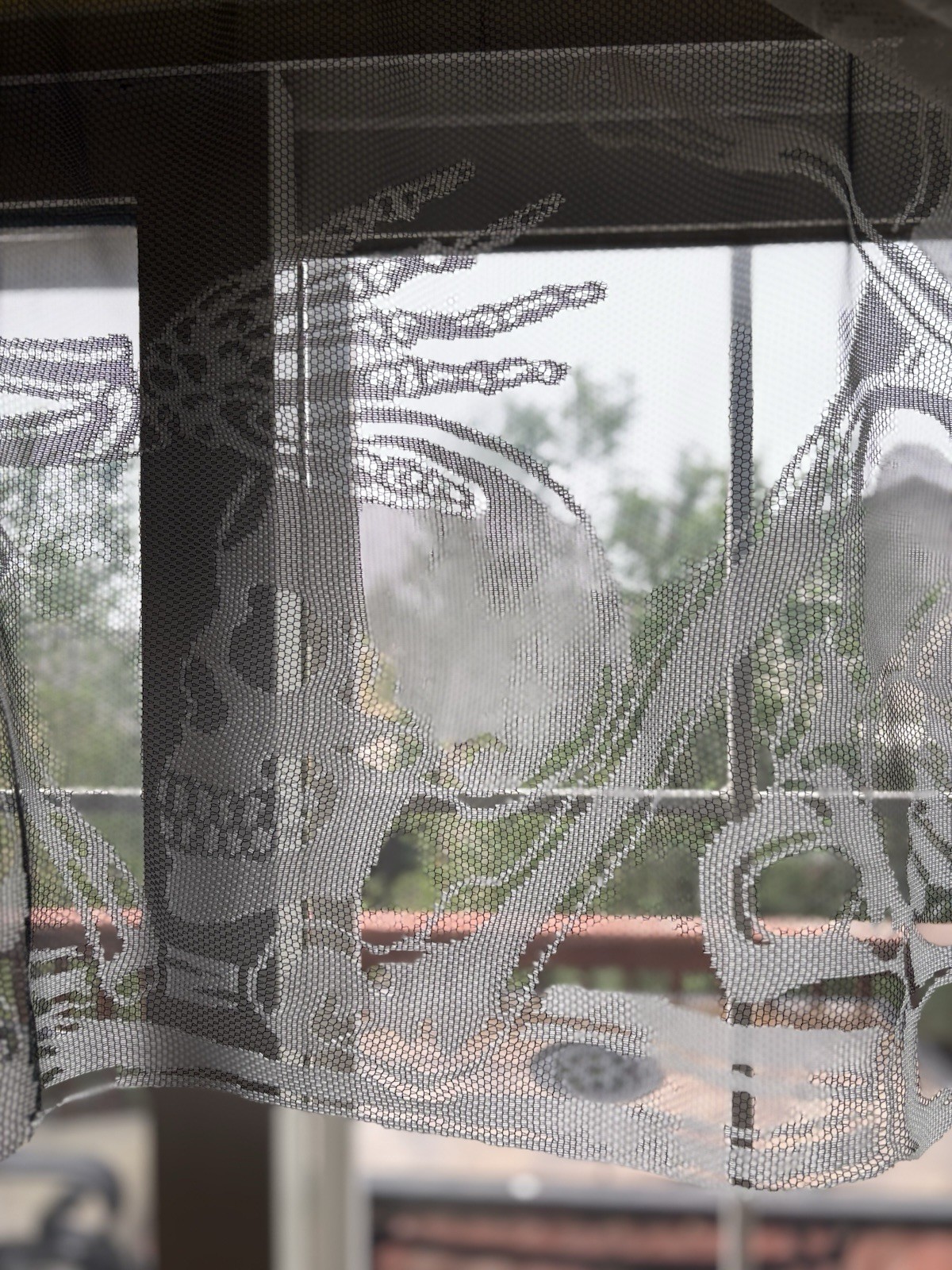 HERITAGE LACE WHITE SKULL & BONES WINDOW/CURTAIN VALANCE HALLOWEEN 60″ x 20″