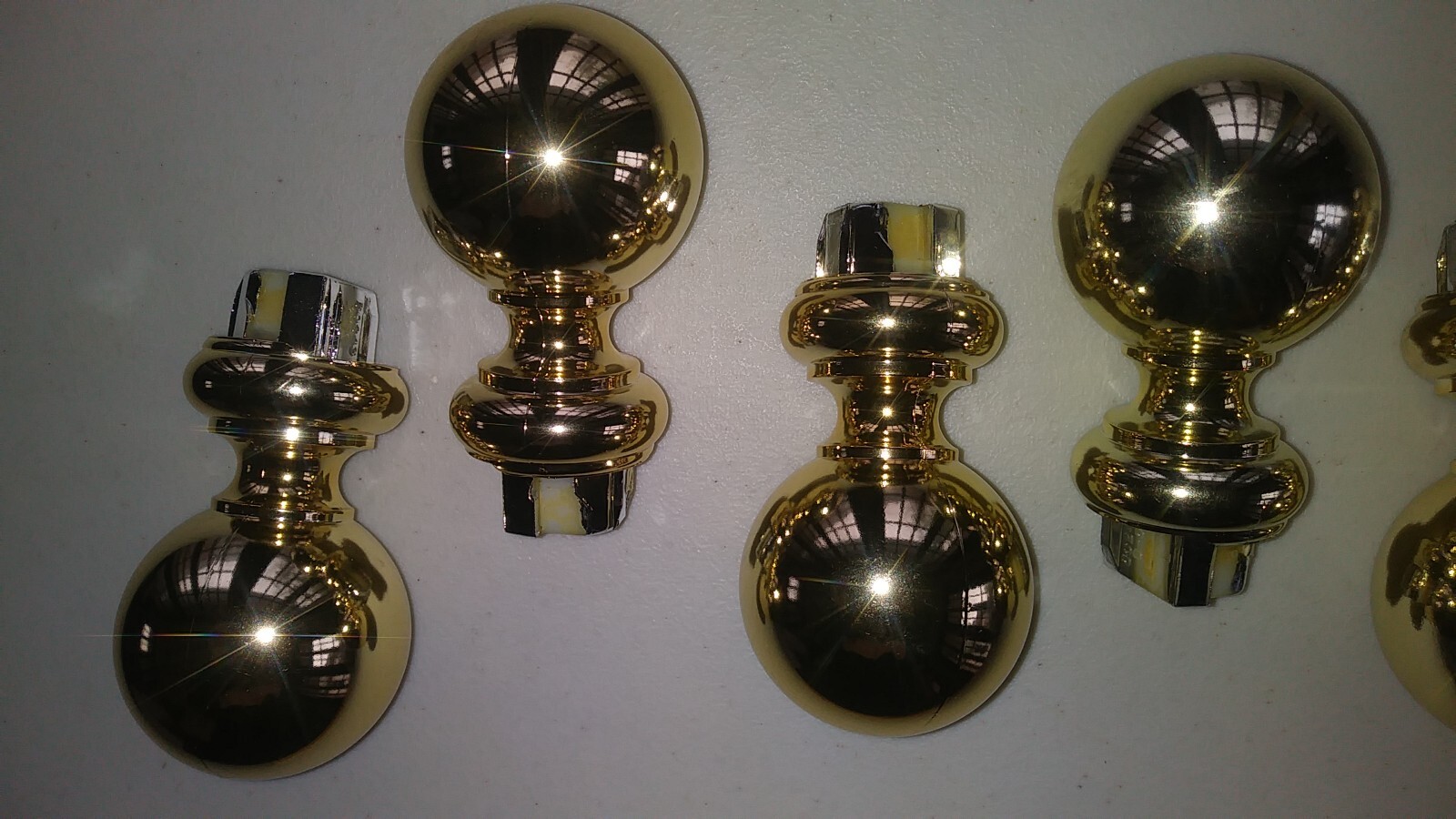 Vintage traverse rod (6) plastic finials. Gold tone.