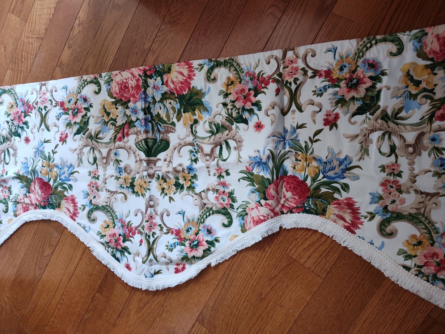 Custom Granny Scalloped Fringe Valance Floral Rose Cottage Core Classic 103×20.5