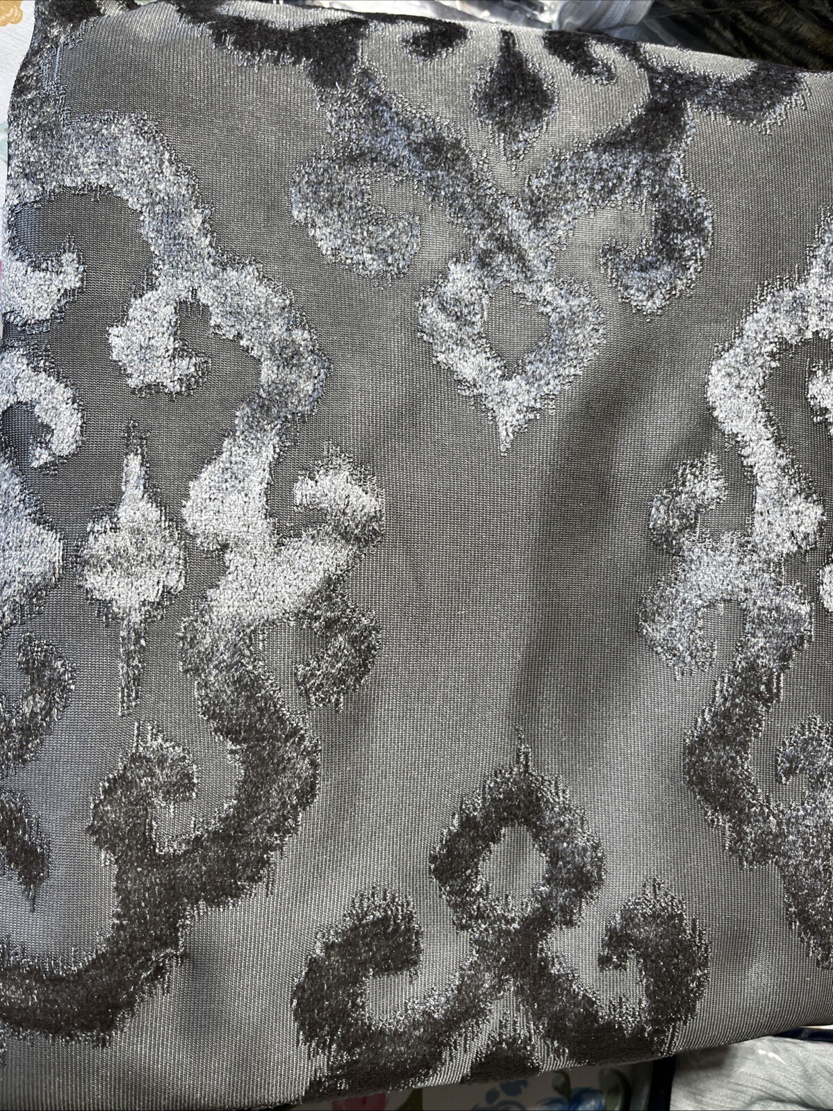 Sunsmart Total Blackout Jacquard Damask, Grommet Curtain Mirage, Gray 50″x95″NEW
