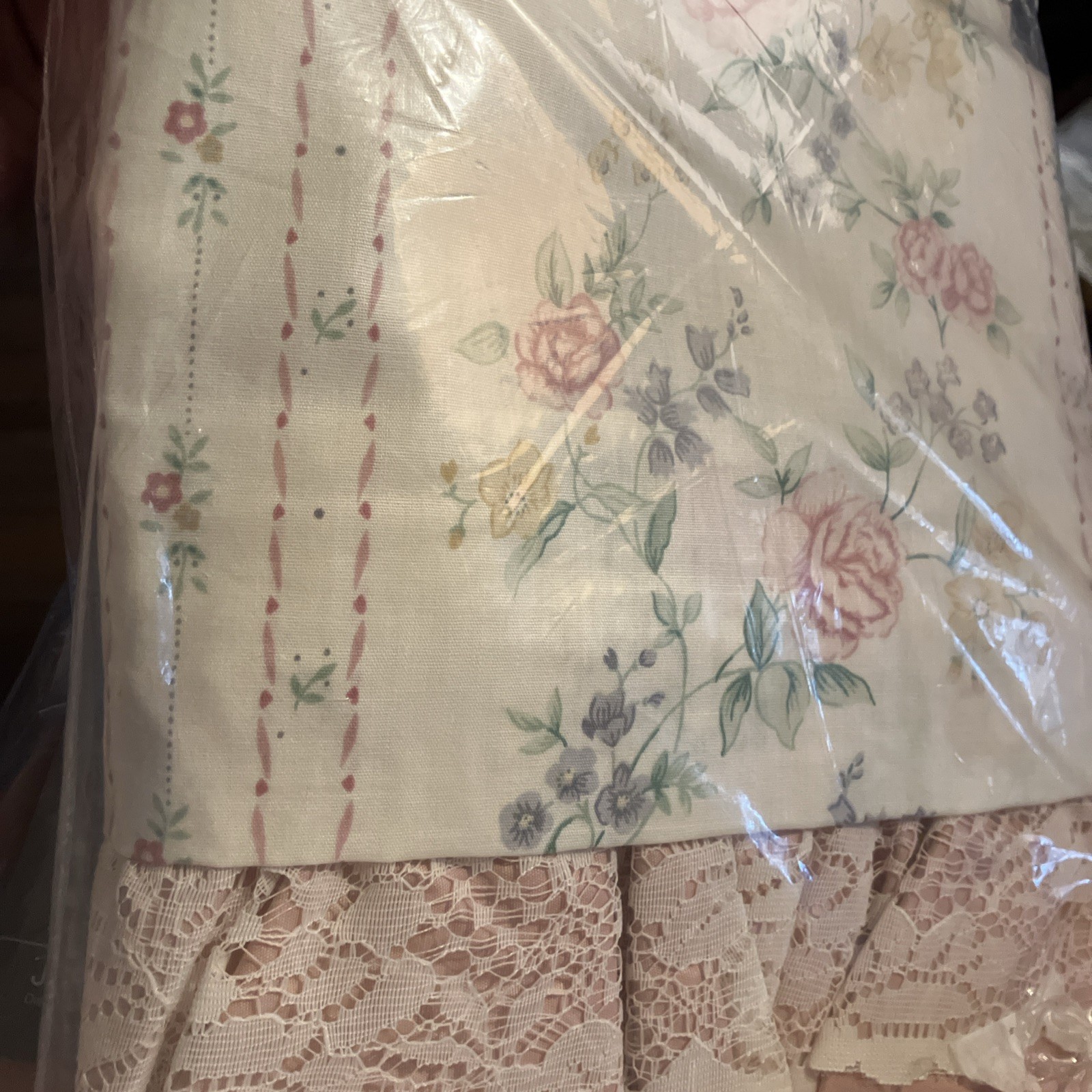 Vtg 80s JCPenney Melrose Pouff Valance Curtain lace/ruffle Floral/stripe NOS